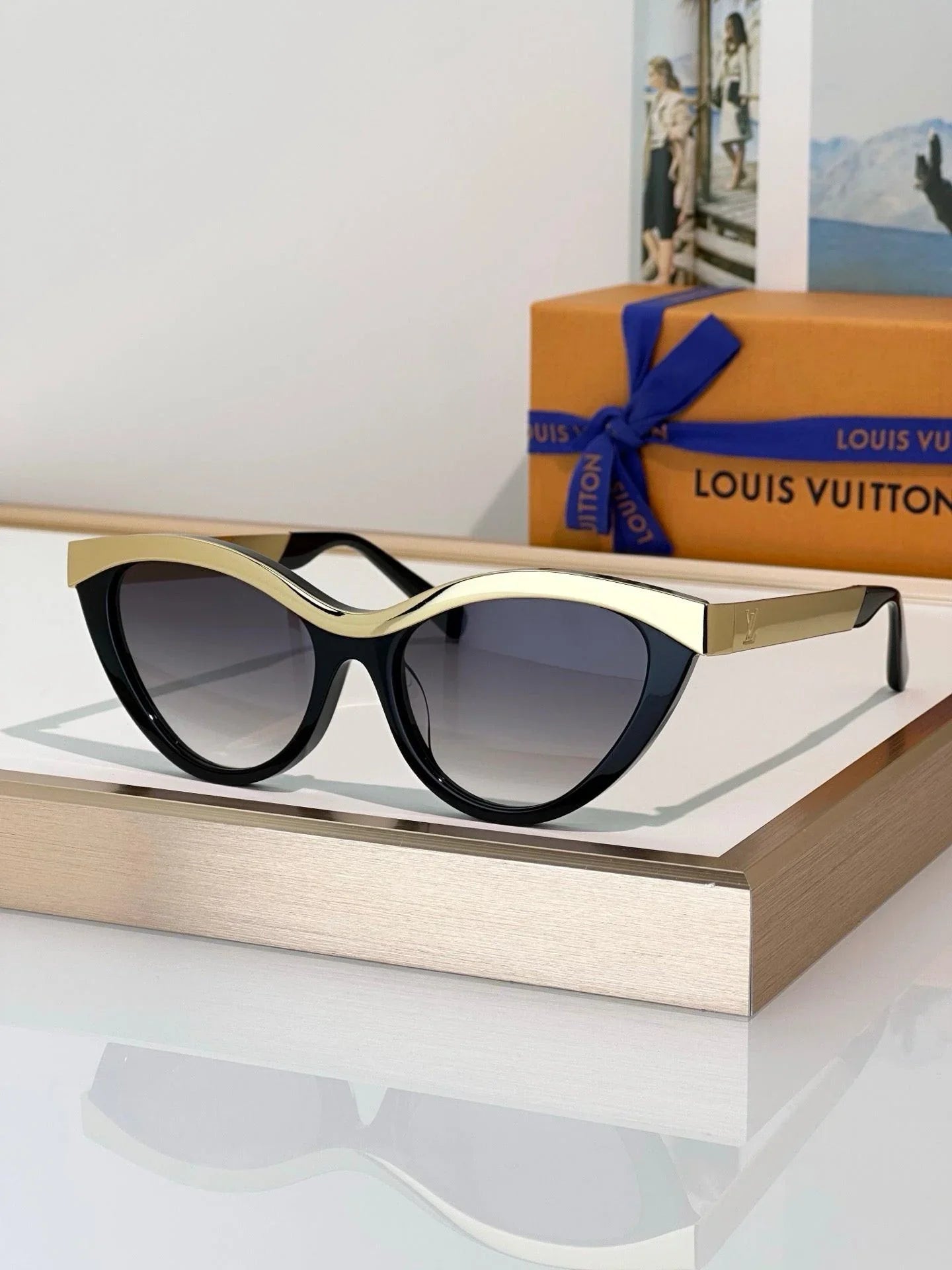 Louis Vuitton Z2684U LV Blend Cat Eye Sunglasses ✨