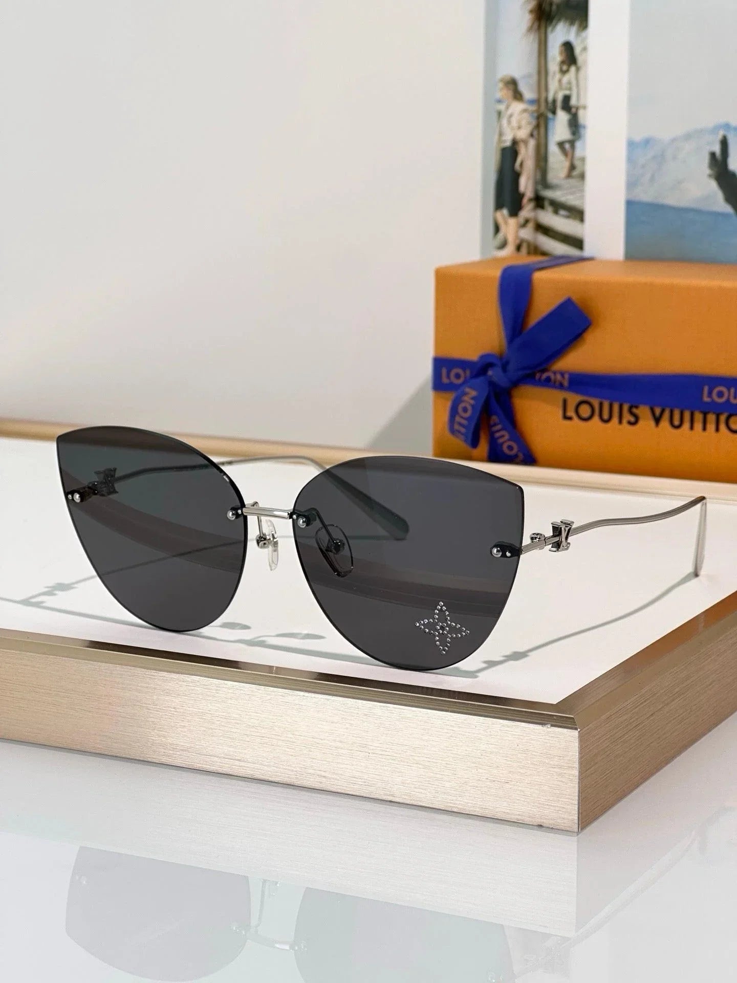Louis Vuitton Z2827U LV Glam 2.0 Cat Eye Sunglasses ✨