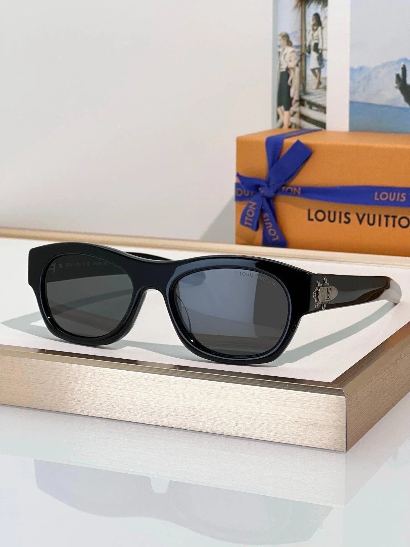 Louis Vuitton Z3048U LV Frog Round Square Sunglasses ✨