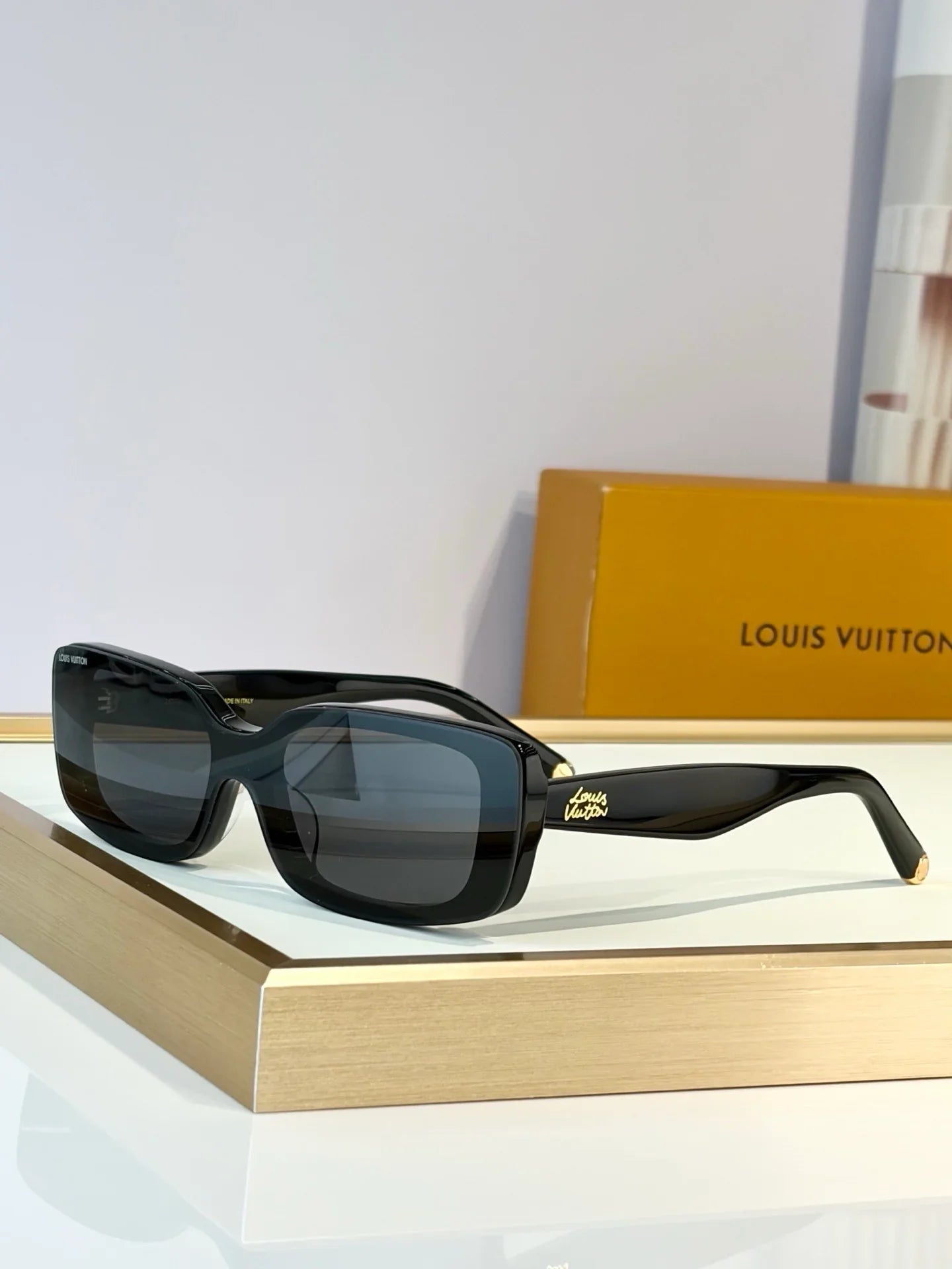 Louis Vuitton Z3165U LV Script Low Rectangle Sunglasses ✨