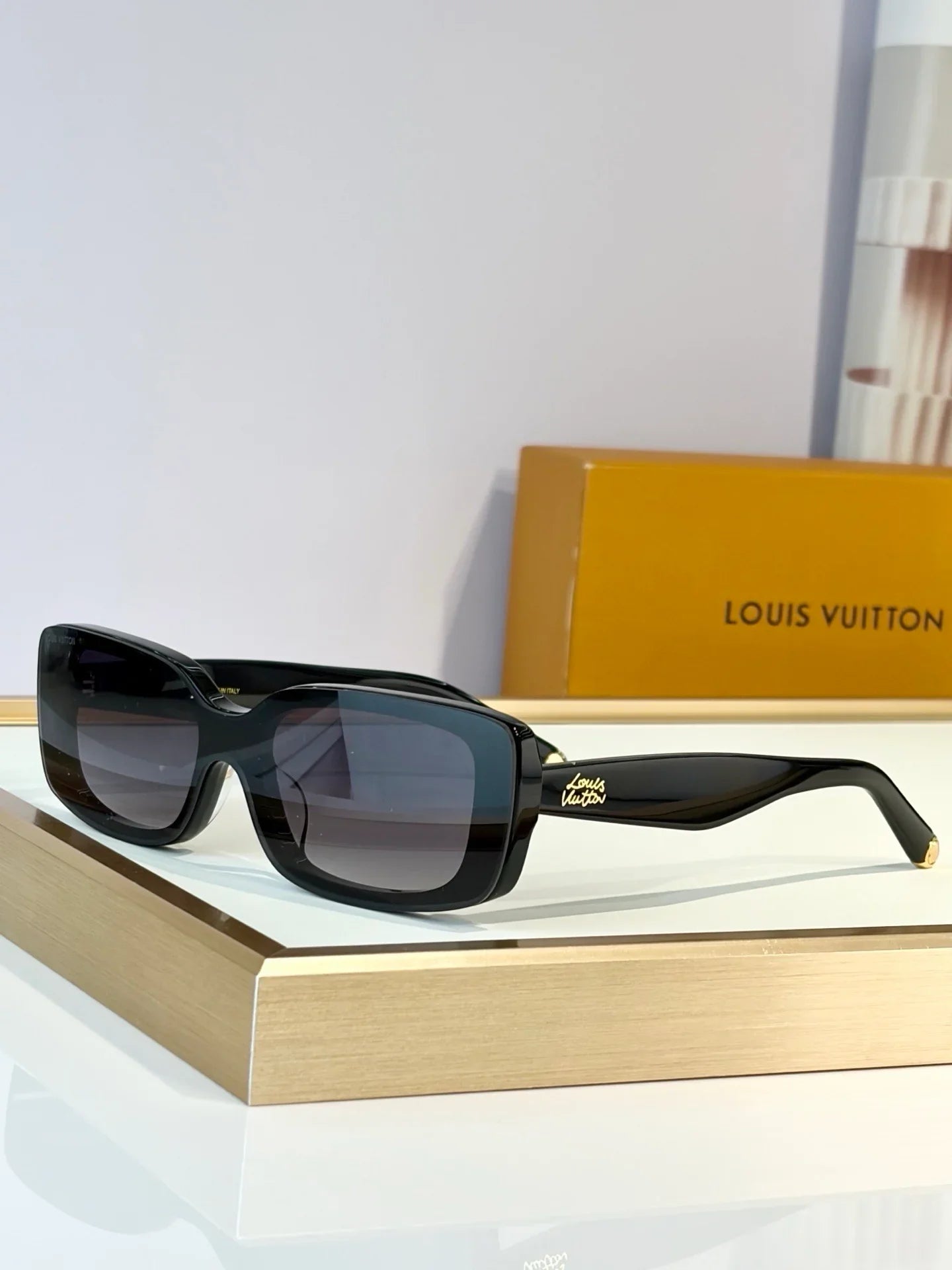 Louis Vuitton Z3165U LV Script Low Rectangle Sunglasses ✨