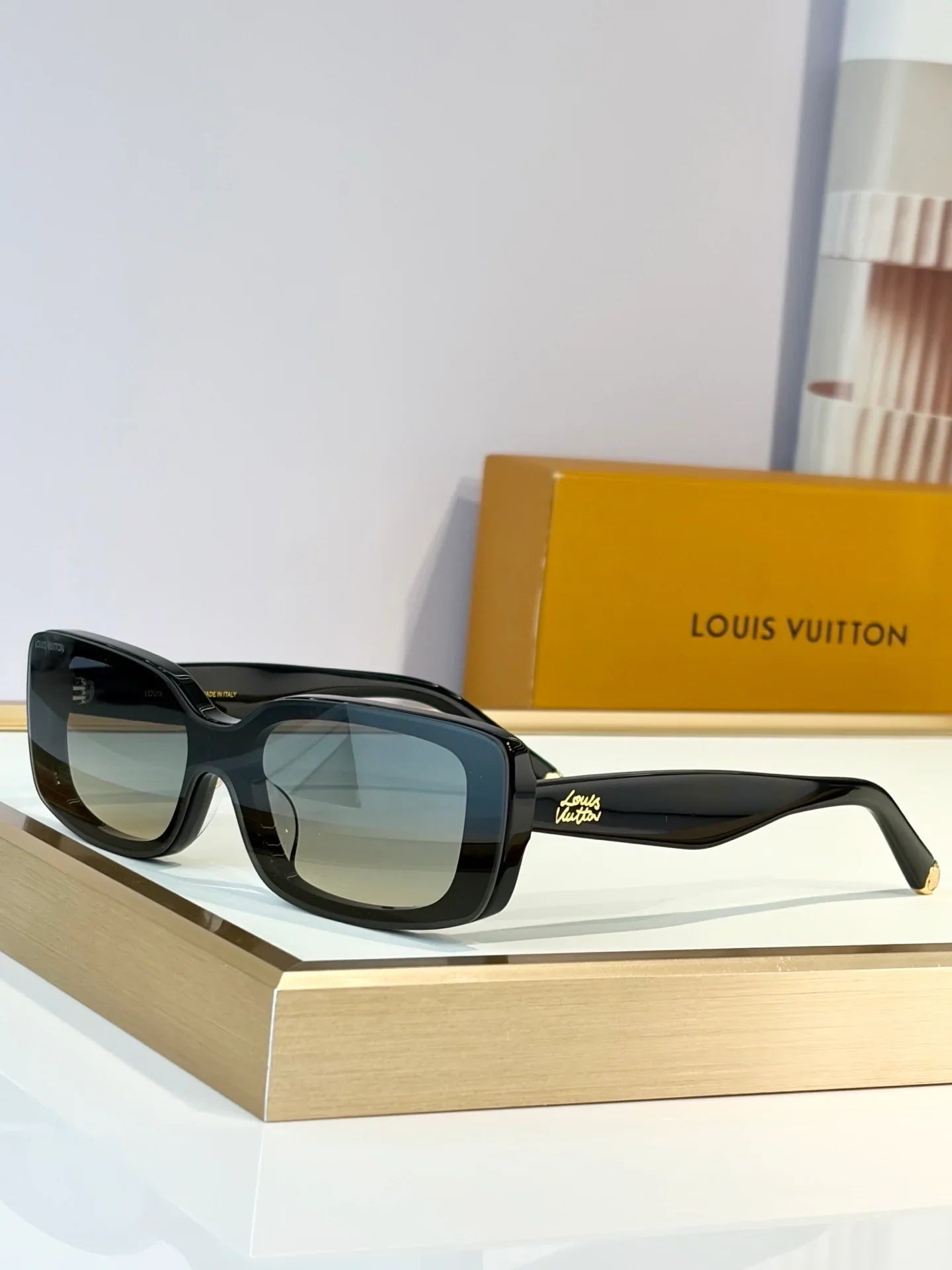 Louis Vuitton Z3165U LV Script Low Rectangle Sunglasses ✨