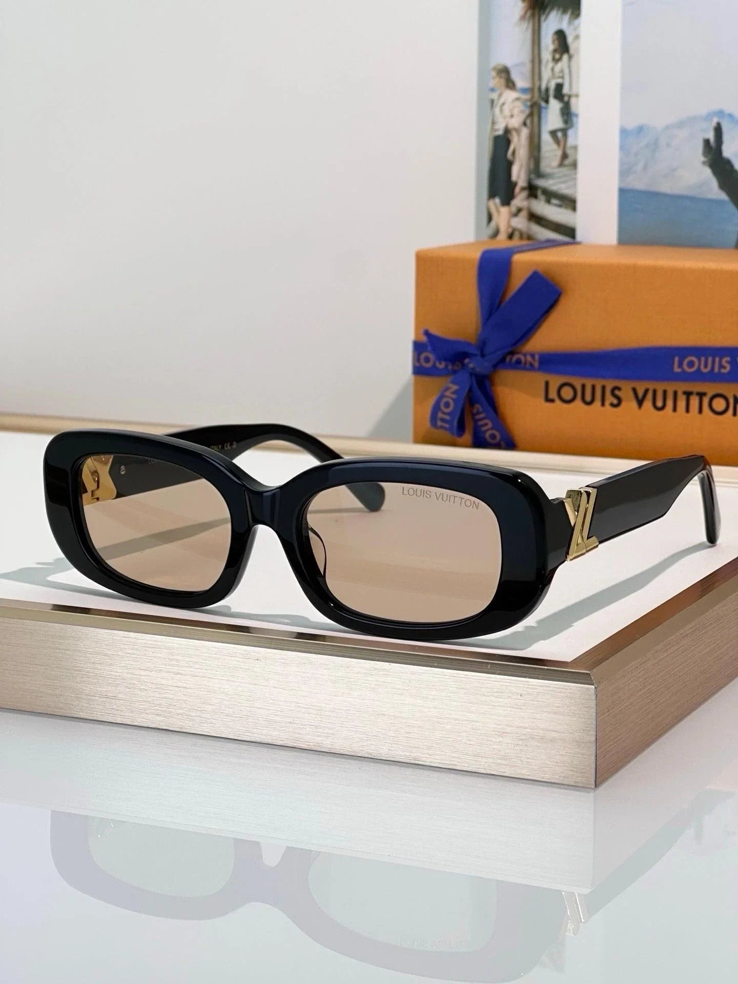 Louis Vuitton Z3013U LV Go-14 Oval Sunglasses ✨