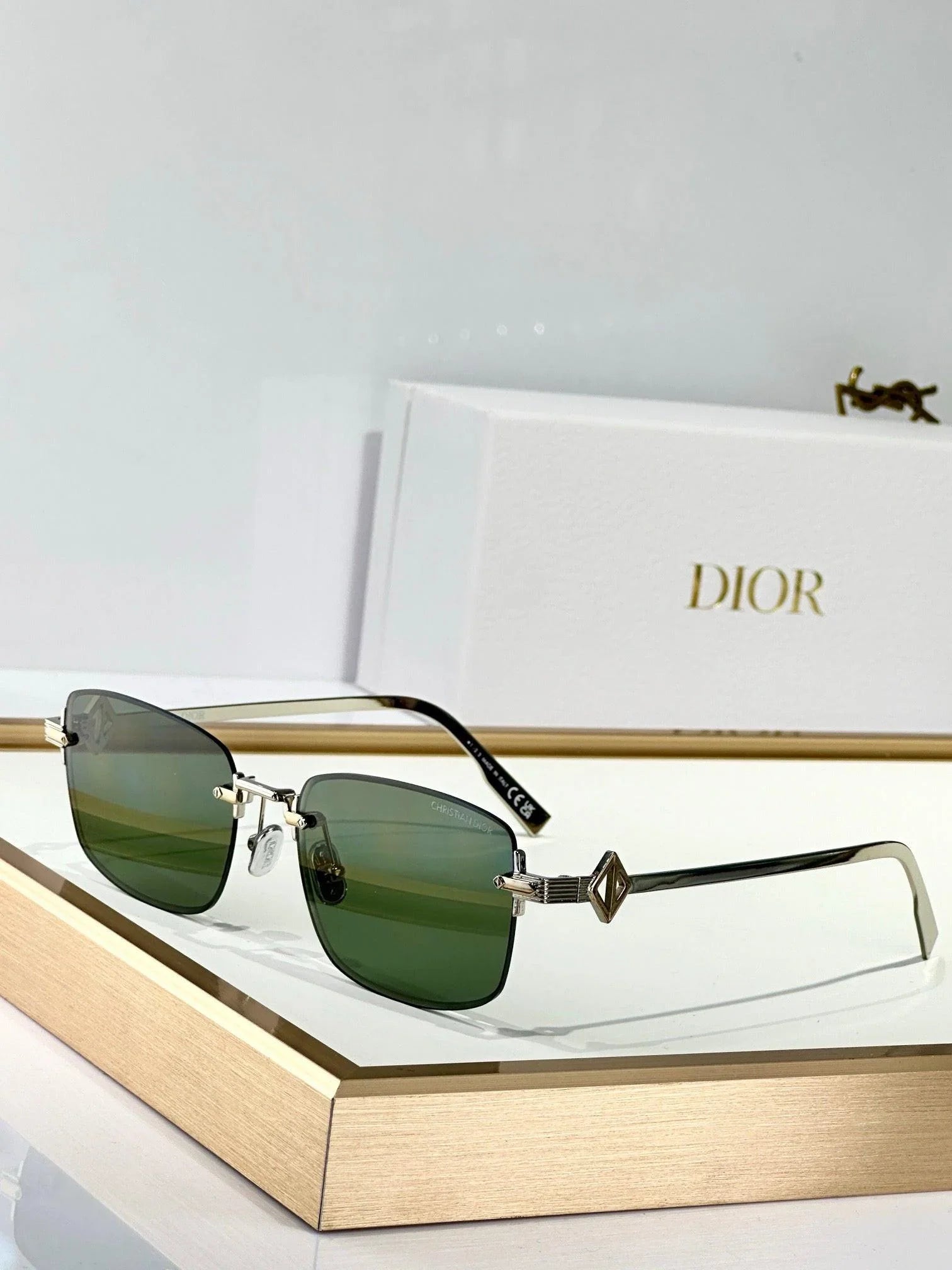 DIOR Dior CD Diamond S11U F2C0 Sunglasses ✨