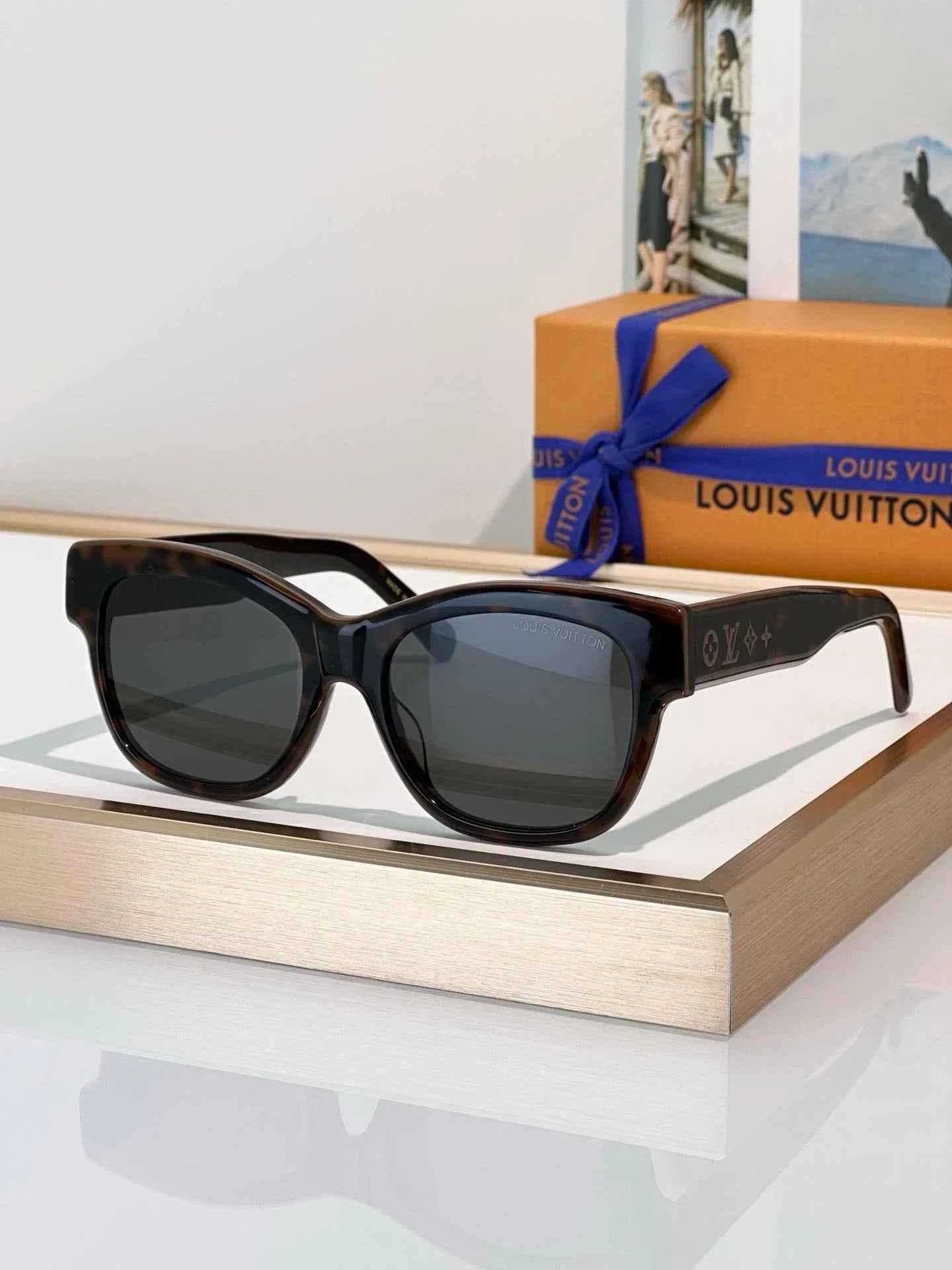 Louis Vuitton Z2645U New LV Line Square Sunglasses ✨