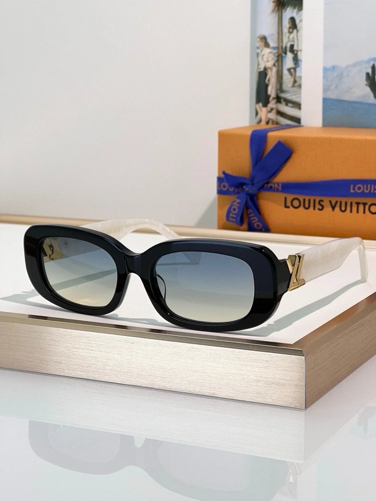 Louis Vuitton Z3013U LV Go-14 Oval Sunglasses ✨