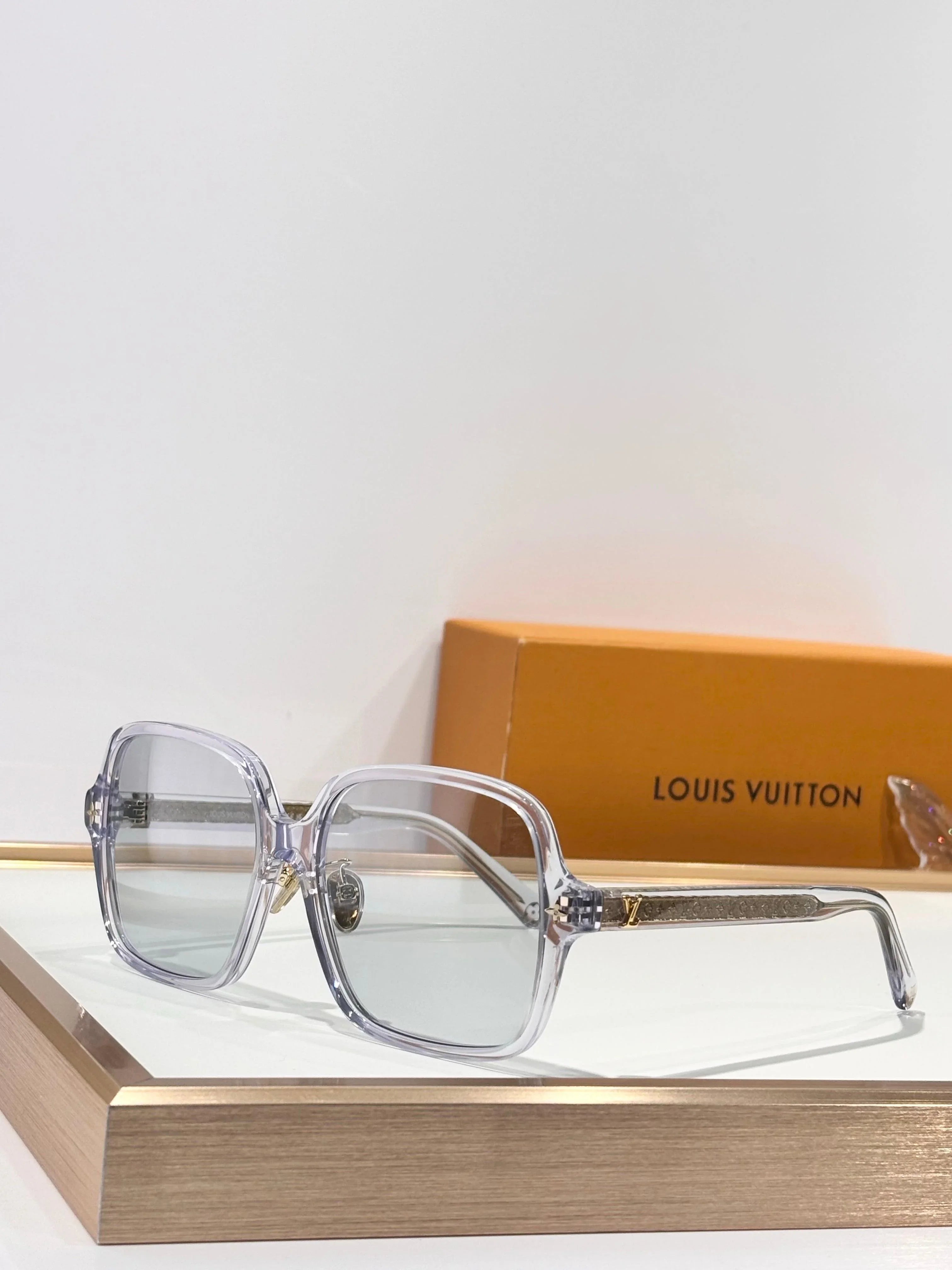 Louis Vuitton Z3044E LV Aura Square Sunglasses ✨
