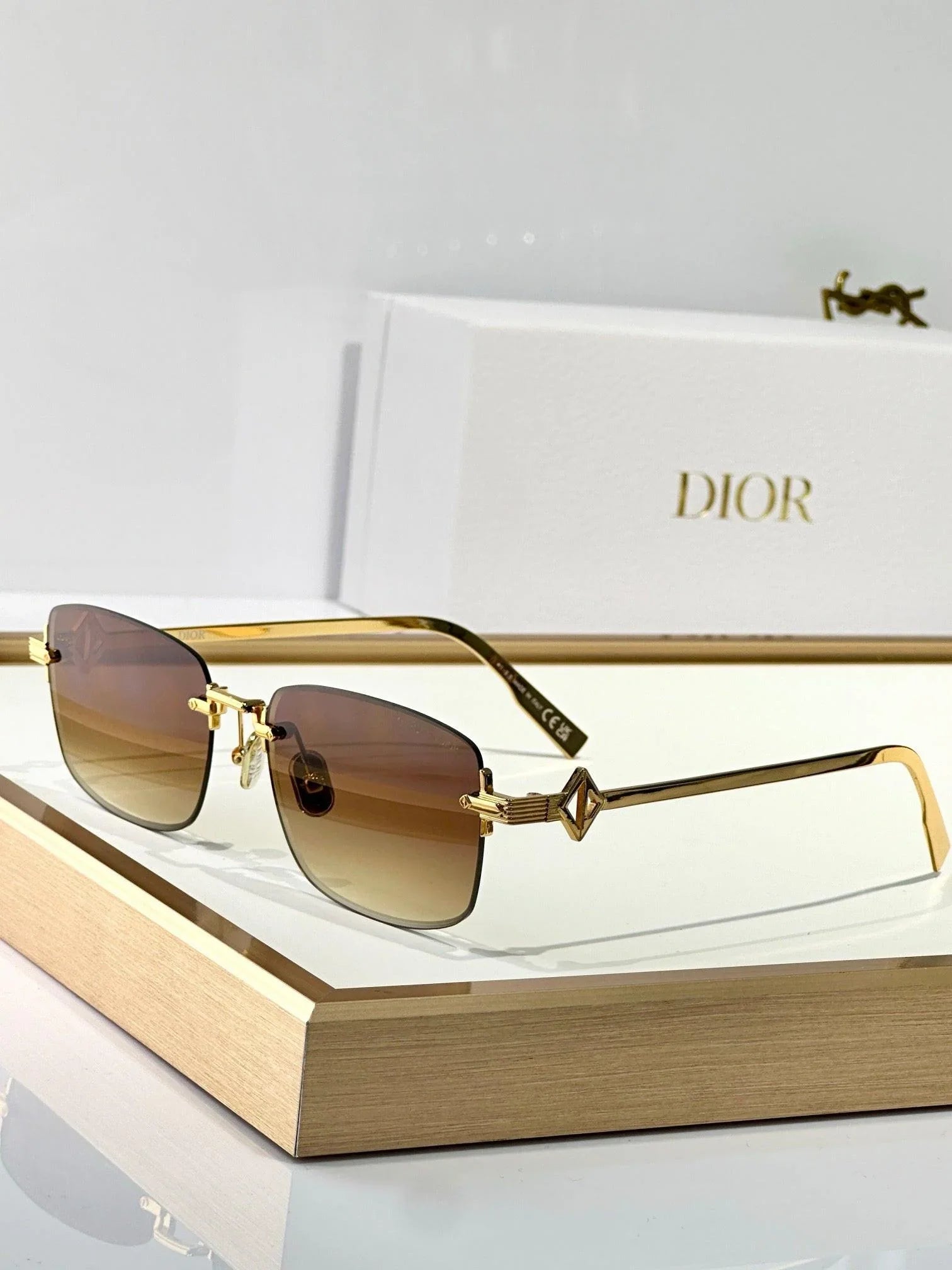 DIOR Dior CD Diamond S11U F2C0 Sunglasses ✨