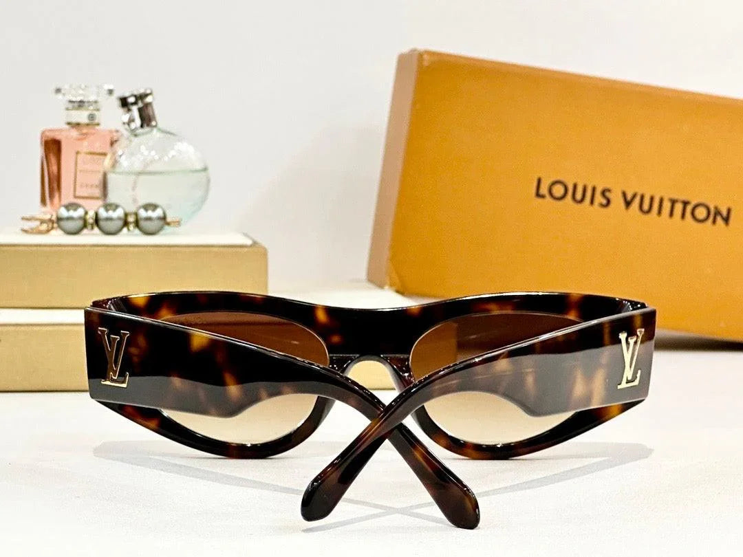 Louis Vuitton Z2181U LV Clash Round Cat Eye Sunglasses ✨