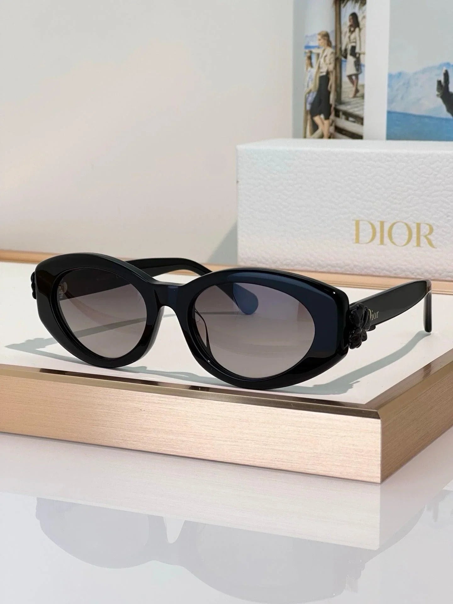 DIOR Dior Clover B1F Transparent Pink Oval Sunglasses✨