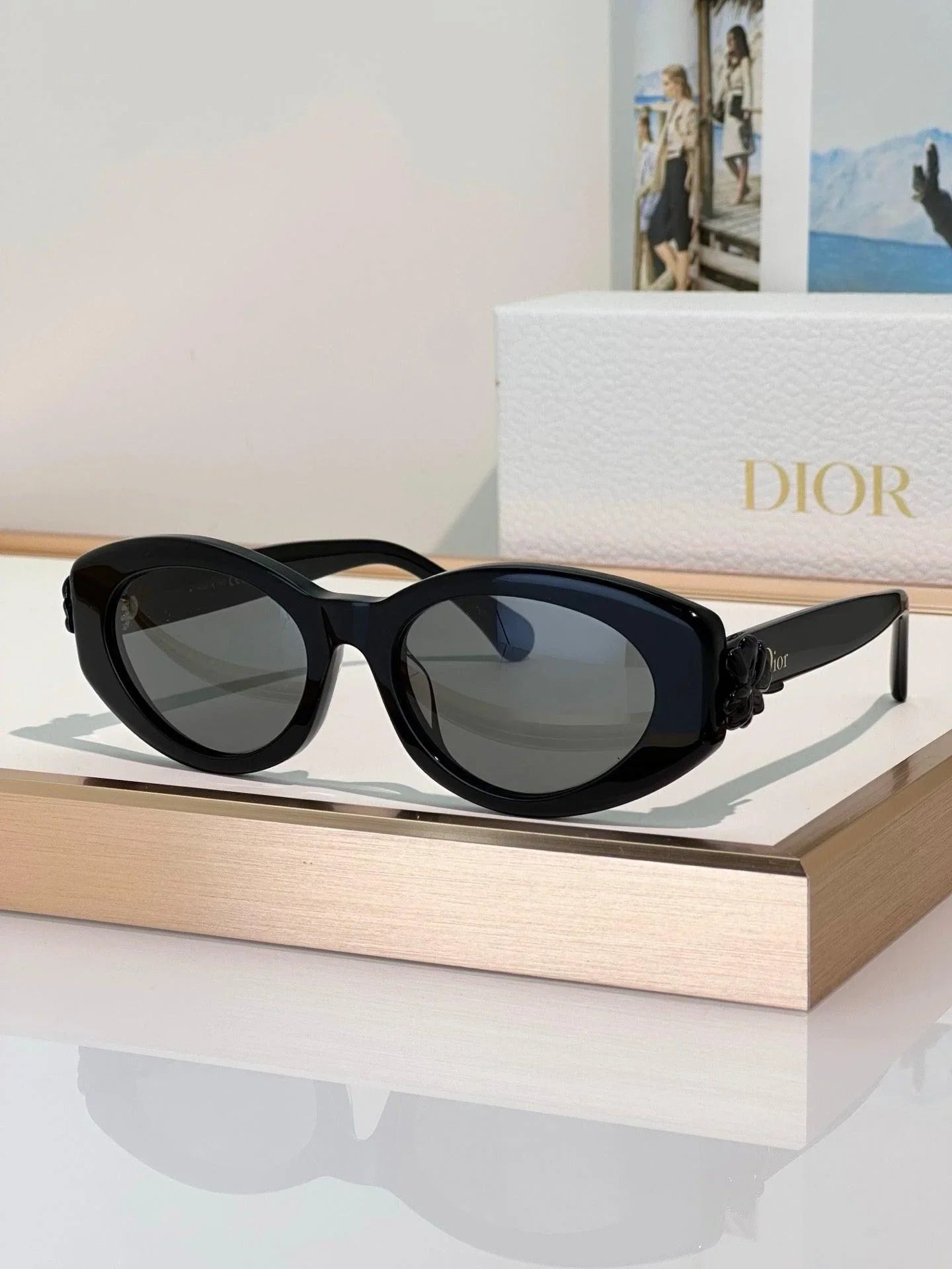 DIOR Dior Clover B1F Transparent Pink Oval Sunglasses✨