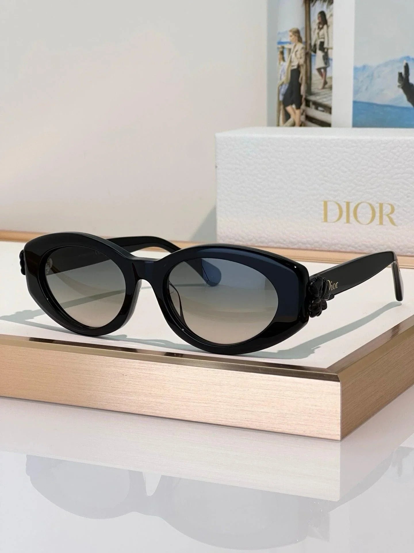 DIOR Dior Clover B1F Transparent Pink Oval Sunglasses✨