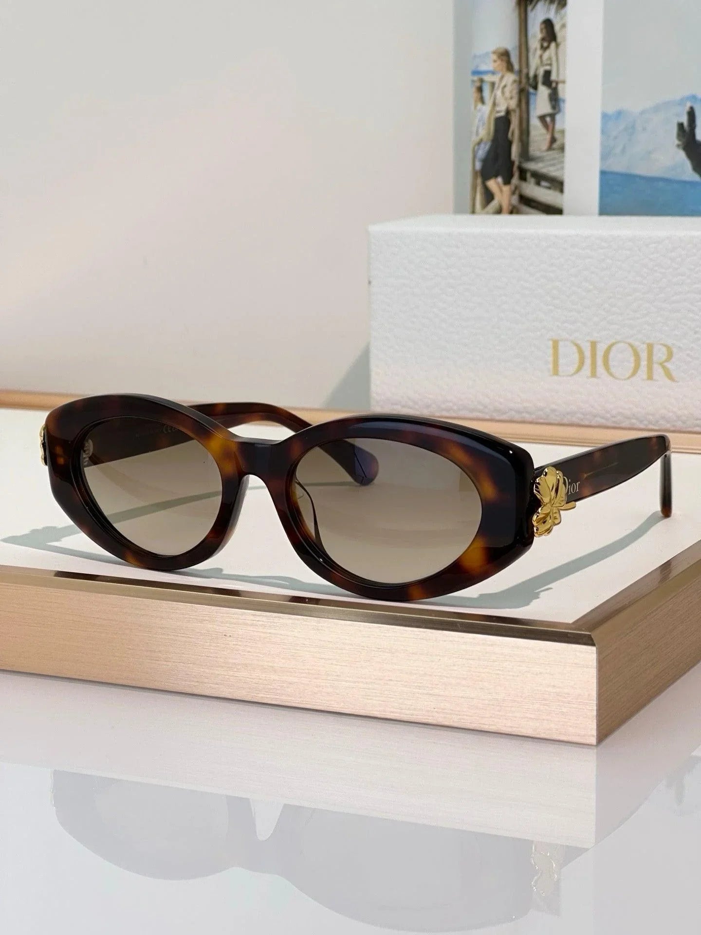 DIOR Dior Clover B1F Transparent Pink Oval Sunglasses✨