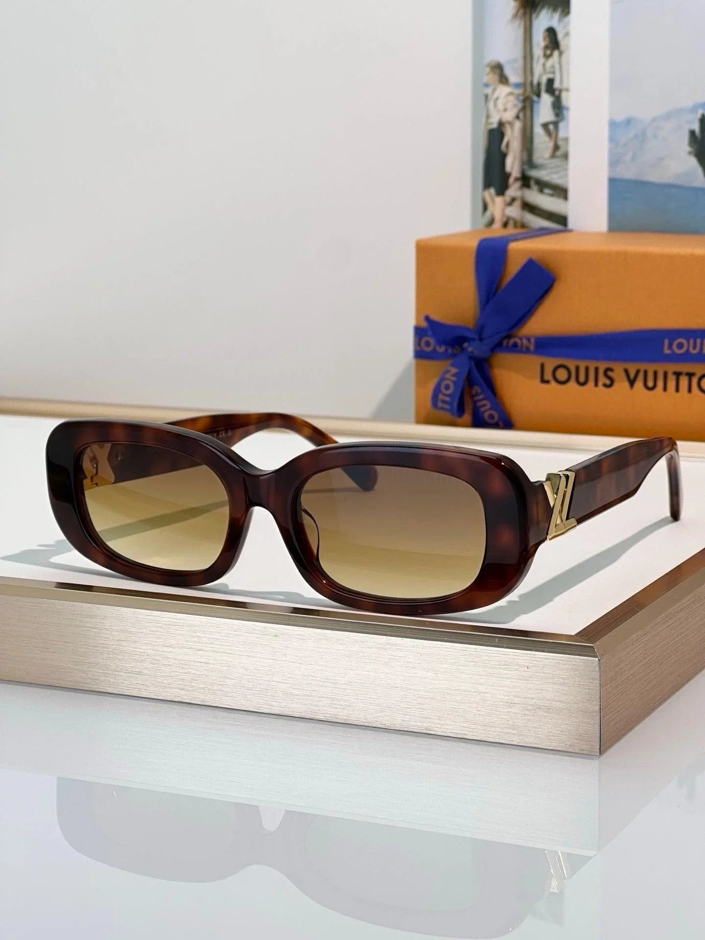 Louis Vuitton Z3013U LV Go-14 Oval Sunglasses ✨