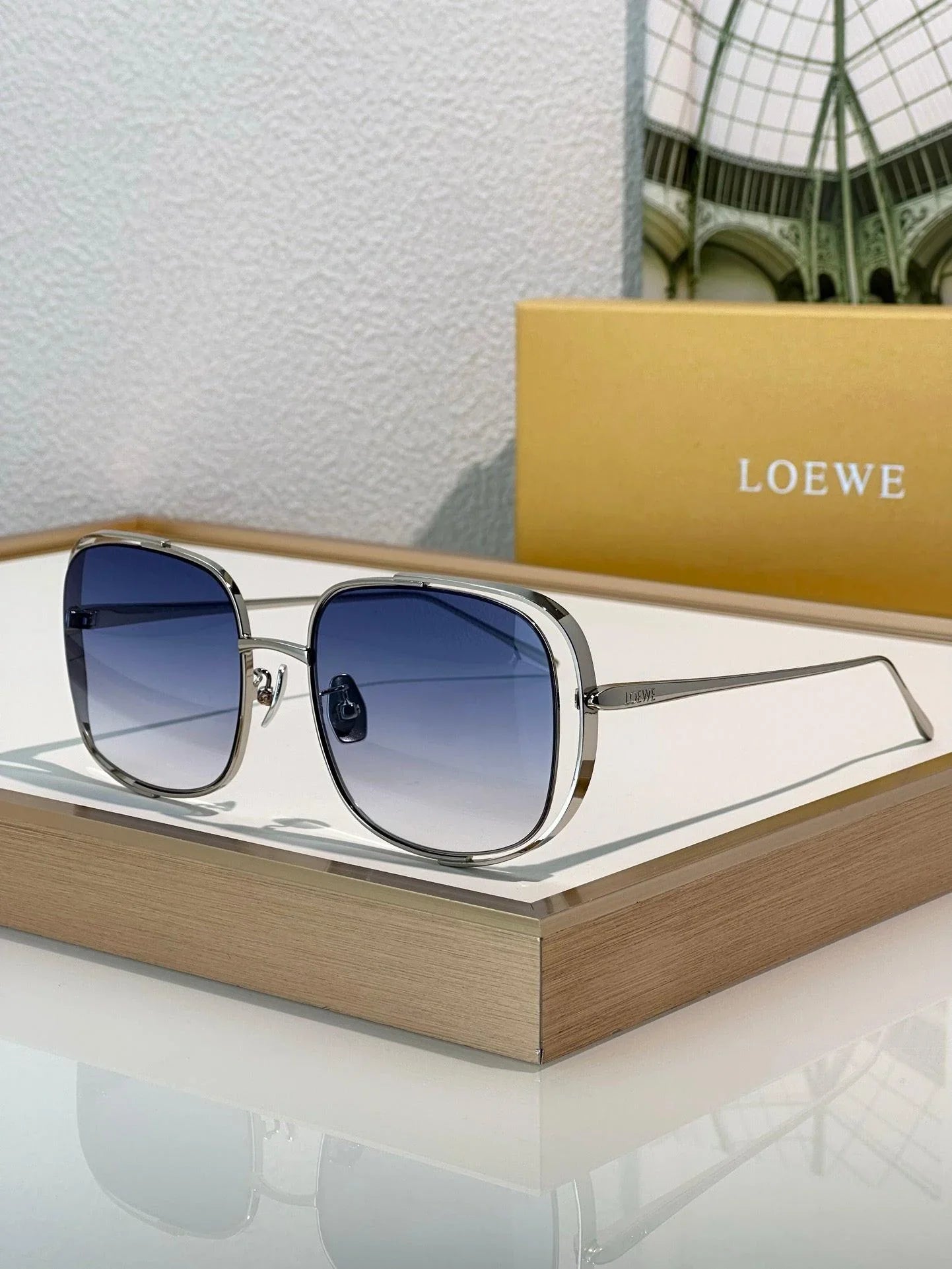 LOEWE Signature Cut Out LW 40148U Sunglasses ✨