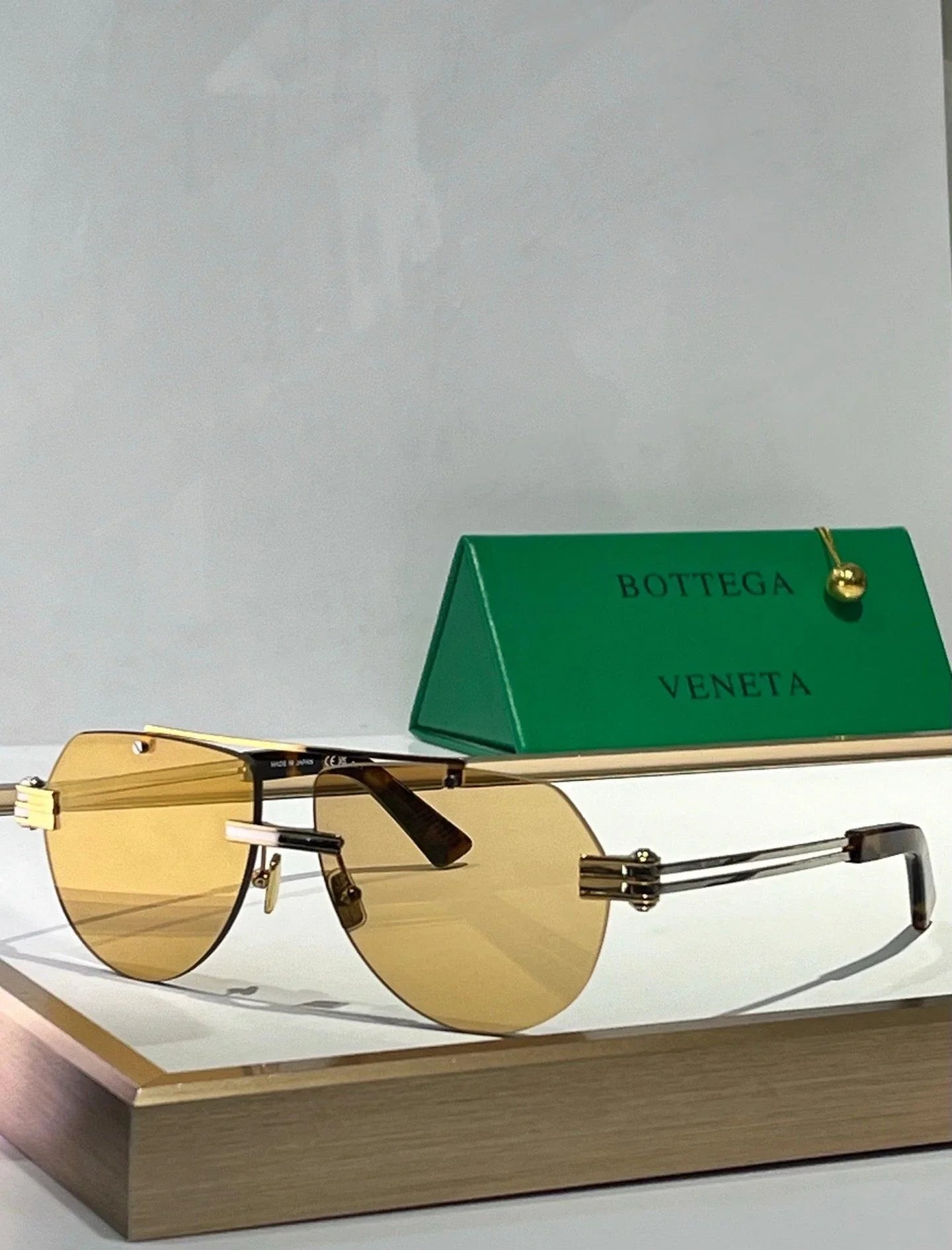 BOTTEGA VENETA BV1342S Unisex Sunglasses💚