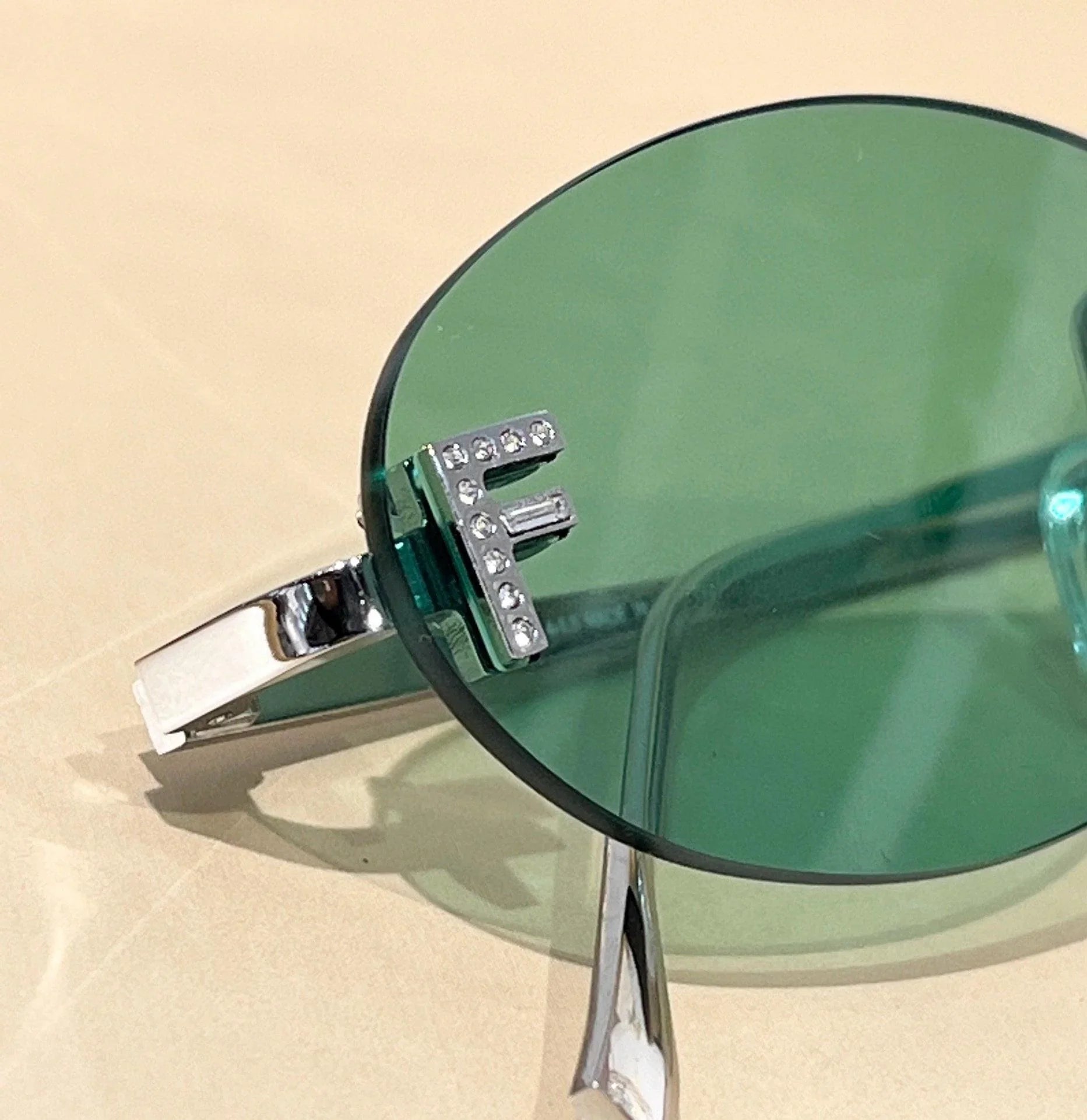 Fendi First FE4075US sunglasses in metal oval shape Women&