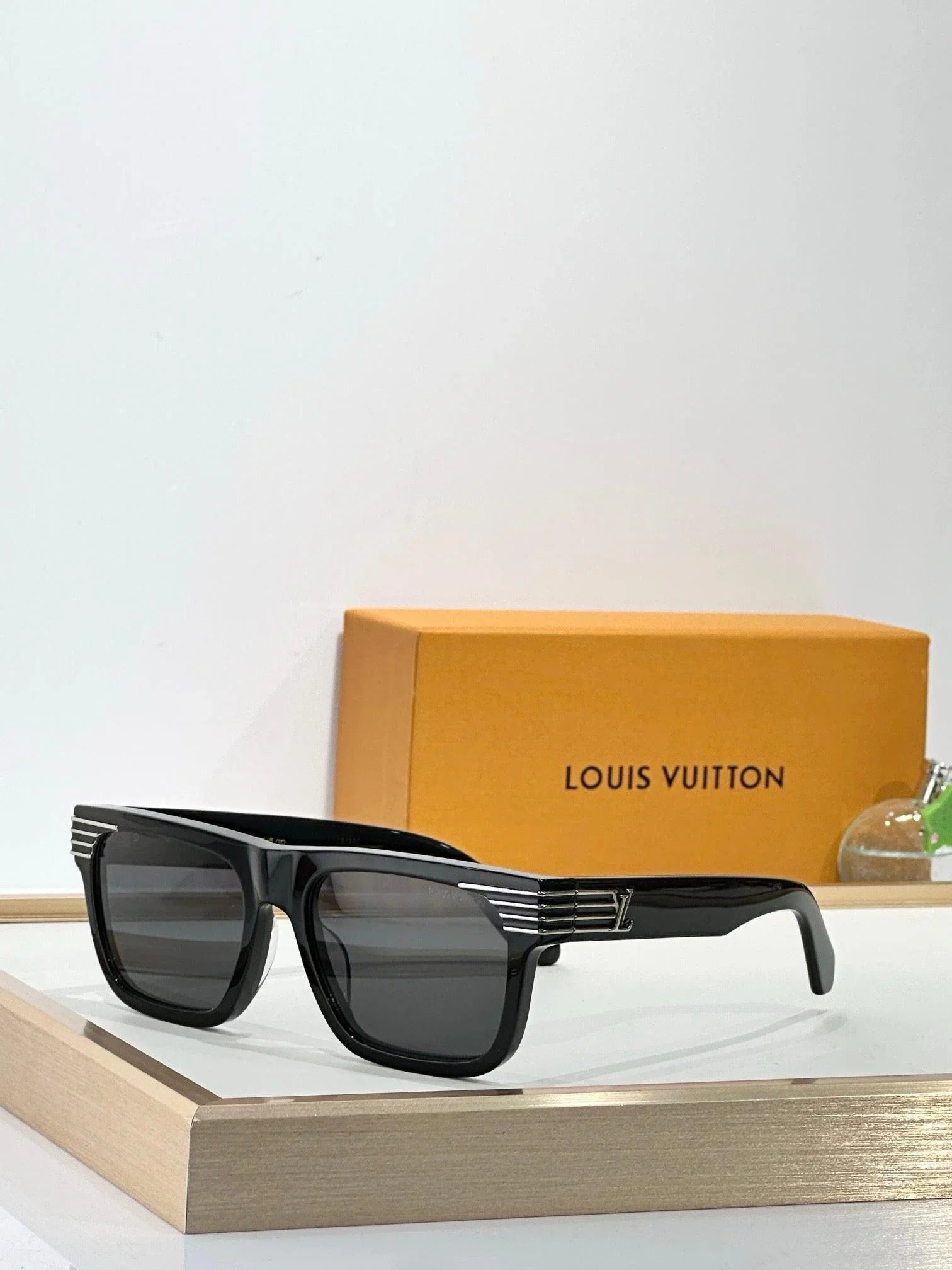 Louis Vuitton Z2746U LV Slide Square Sunglasses ✨