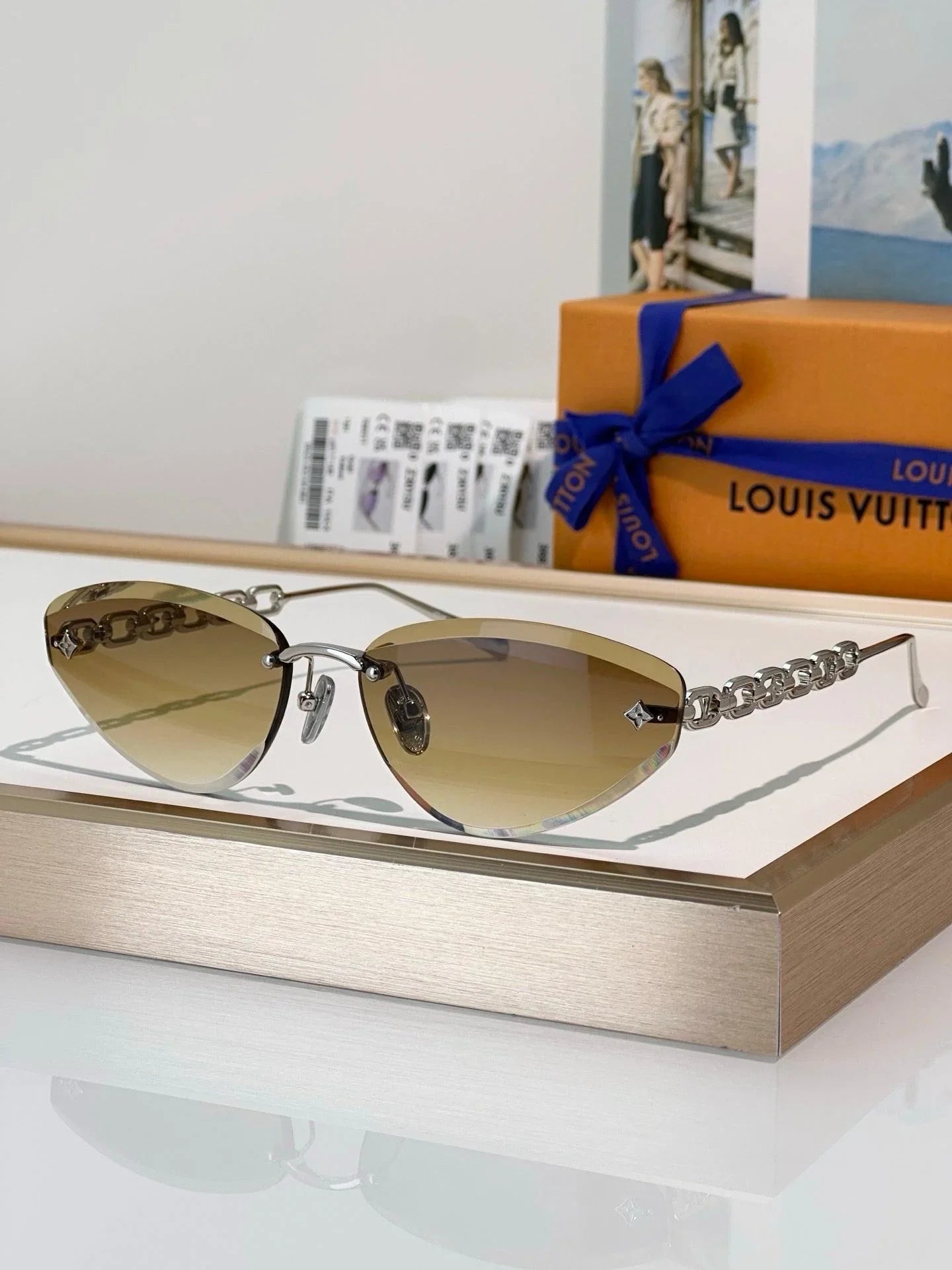 Louis Vuitton Z3015U LV Jewel Low Cat Eye Sunglasses ✨