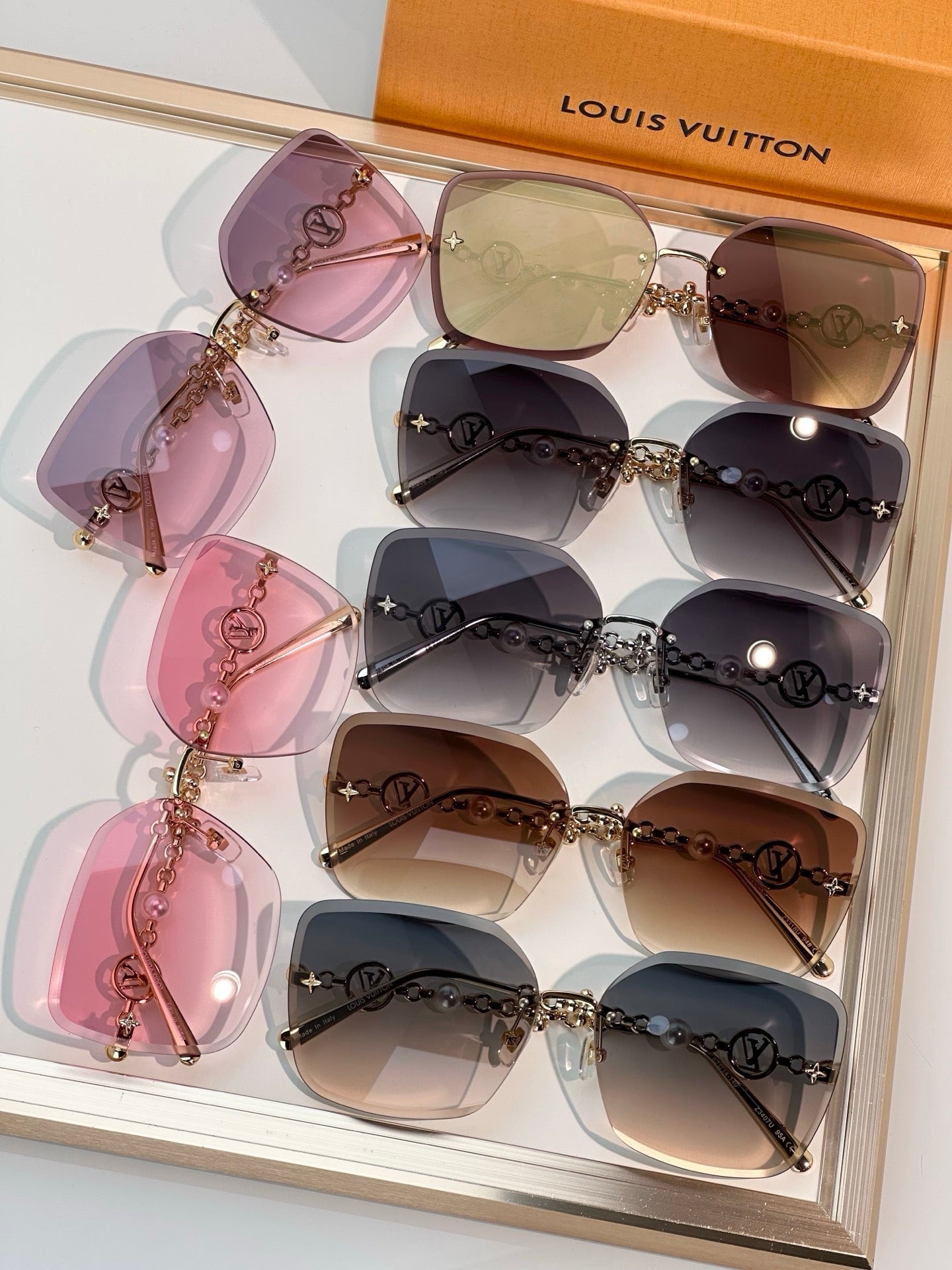 Louis Vuitton Z3407U LV Jewel Pearl Square Sunglasses ✨