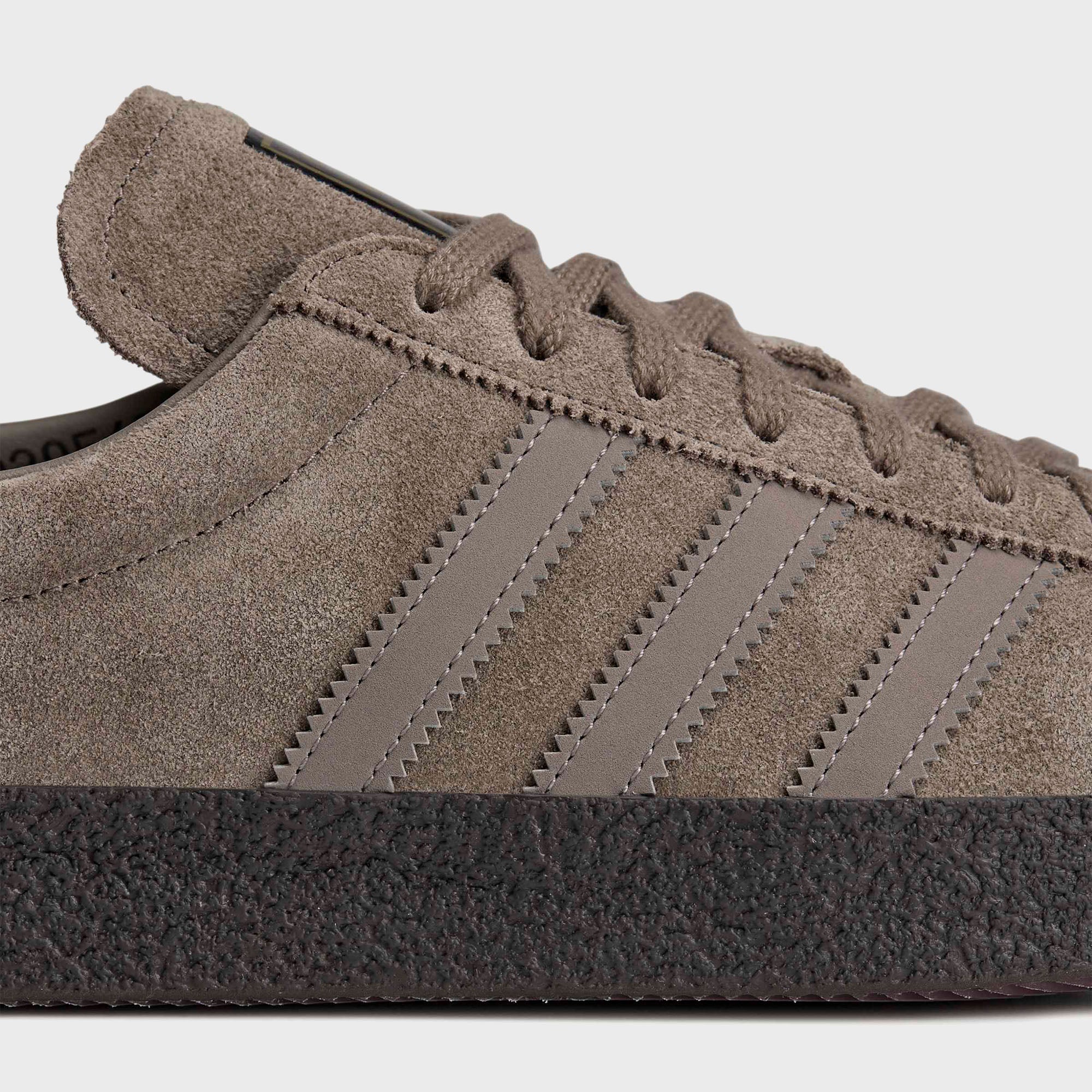adidas Mendacino II SPZL - Blanch Brown / Shadow Red