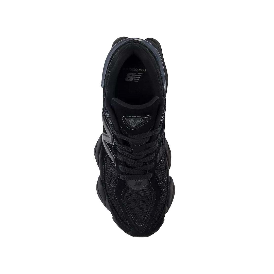 9060 TRIPLE BLACK