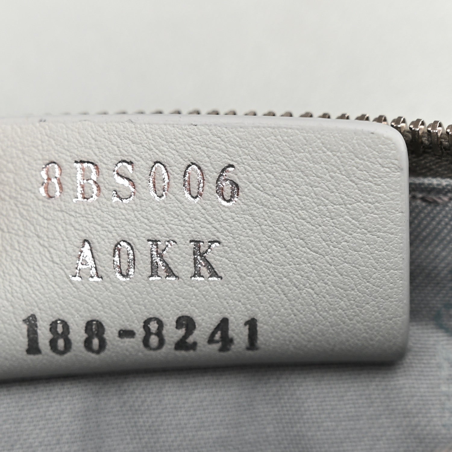 Vitello Cruise F is Fendi Medium Envelope Wallet on Chain Grigio Perla