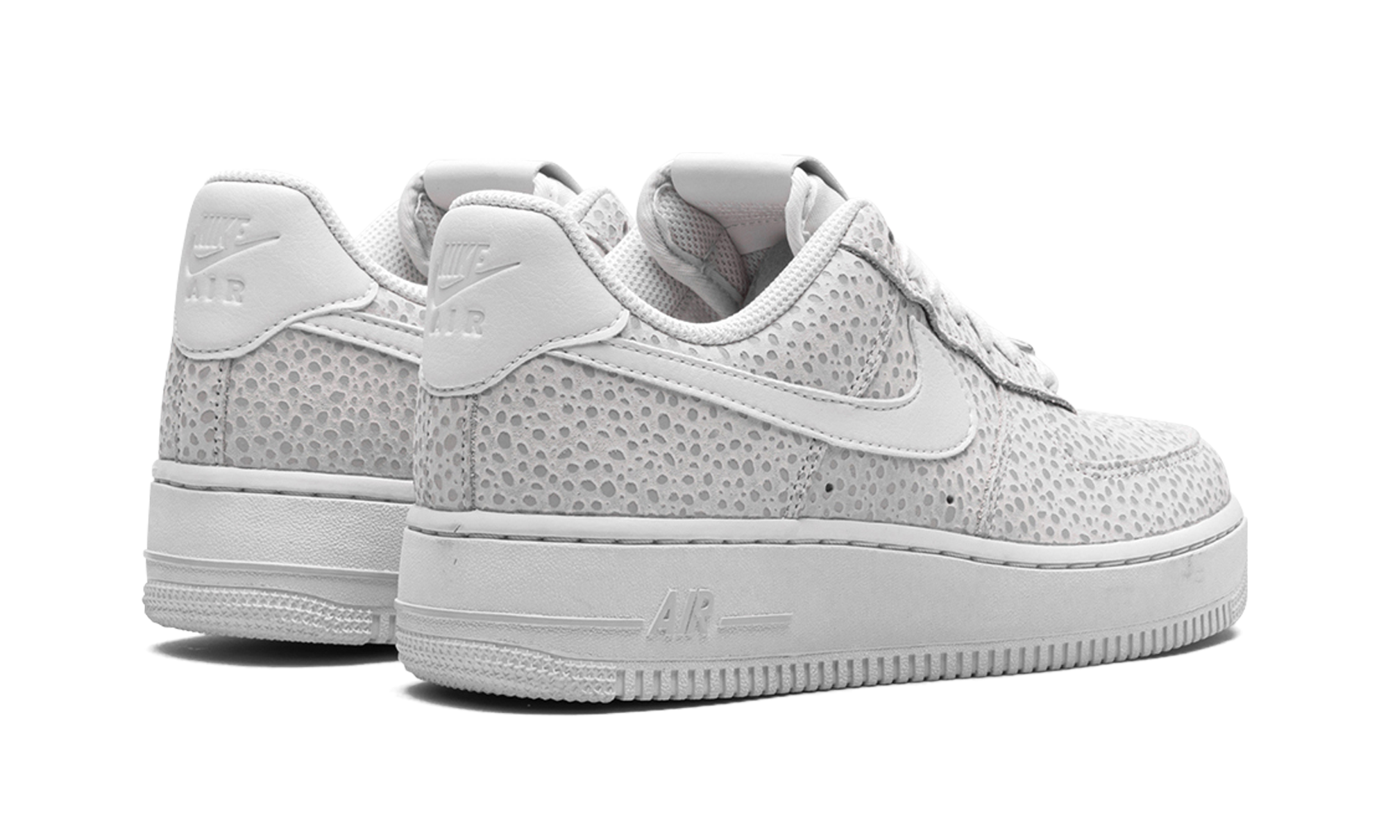AIR FORCE 1 &