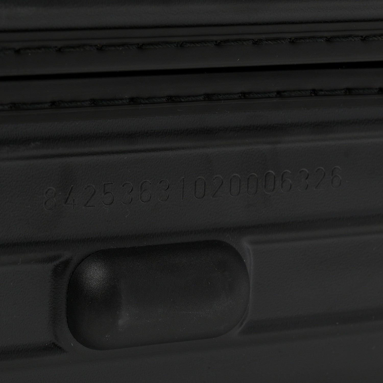 Polycarbonate Essential Sleeve Cabin Matte Black