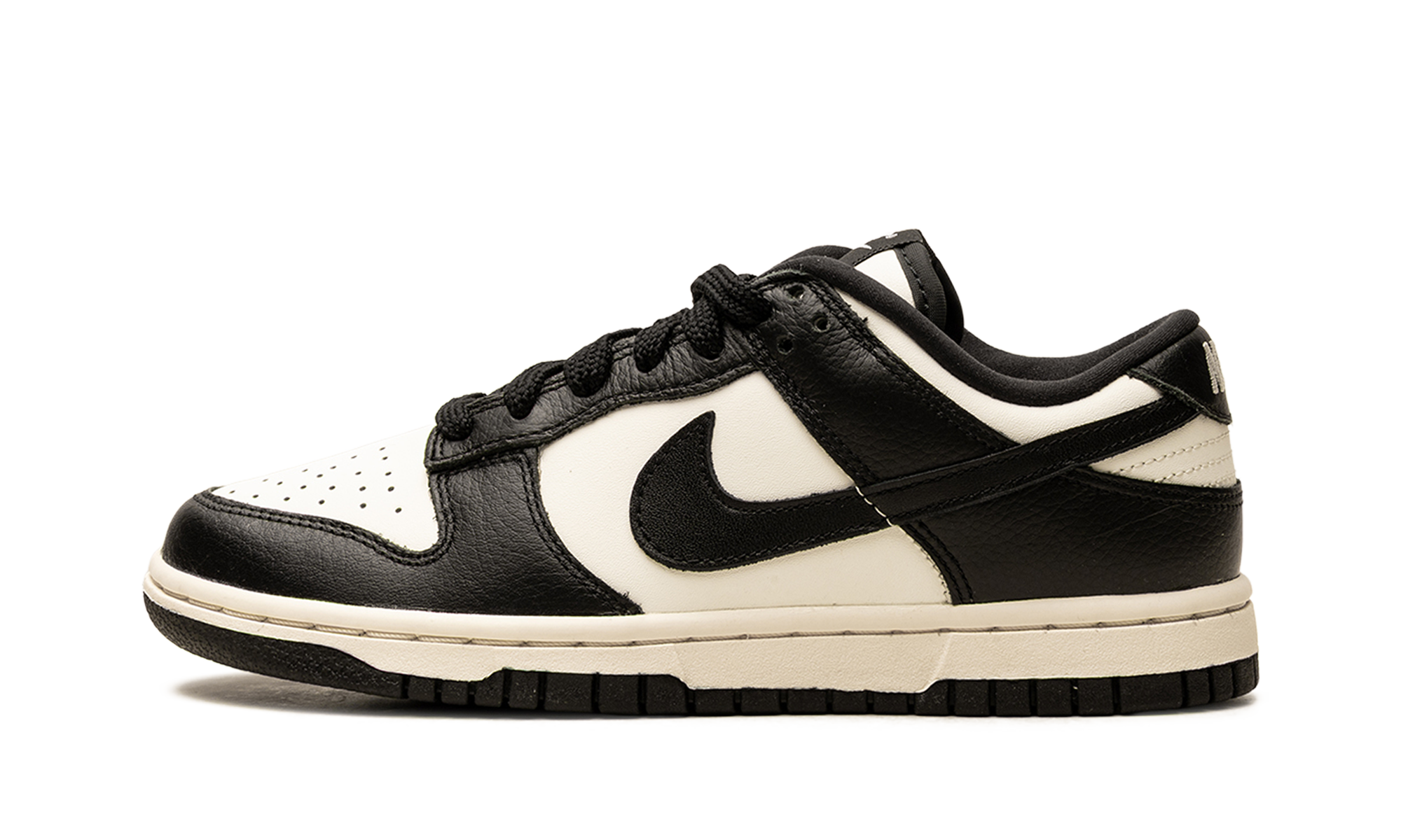Dunk Low SE WMNS "Cherry Charms - Panda" HQ7487 100