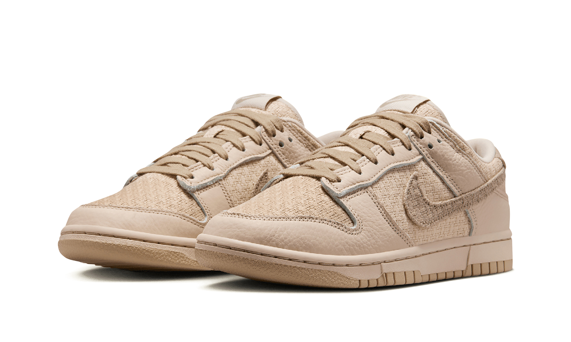 Dunk Low WMNS "Sanddrift" IB7947 126