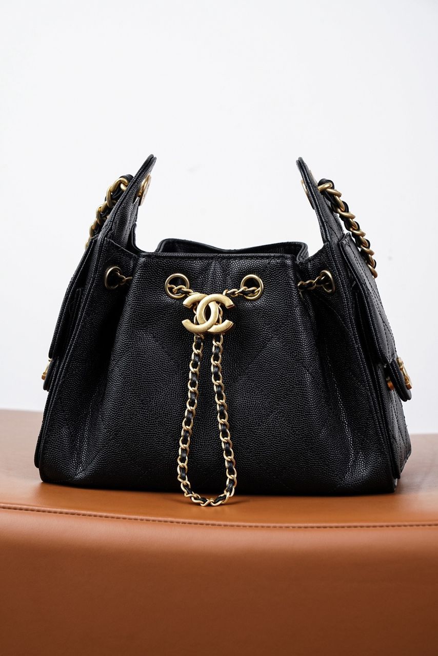Chanel
Caviar Quilted Small Chanel 25 Women&