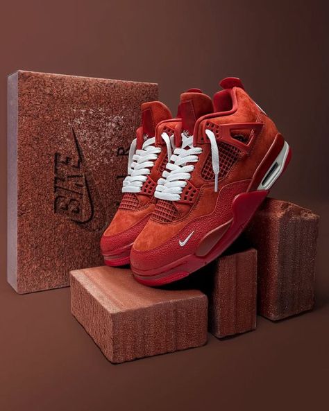 AIR JORDAN 4