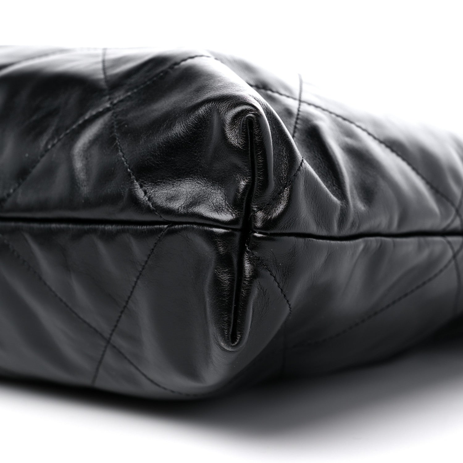 Shiny Calfskin Quilted Chanel 22 Black