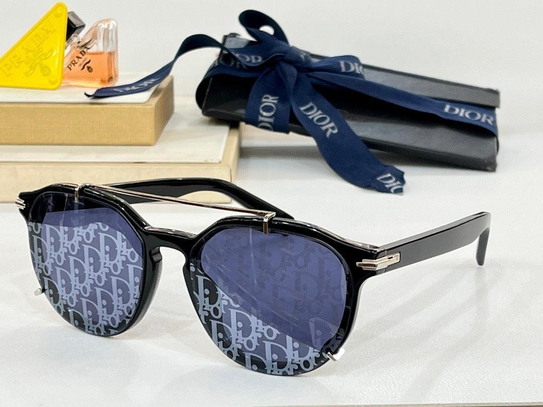DIOR HOMME Dior BlackSuit RI DM 40010I Sunglasses ✨