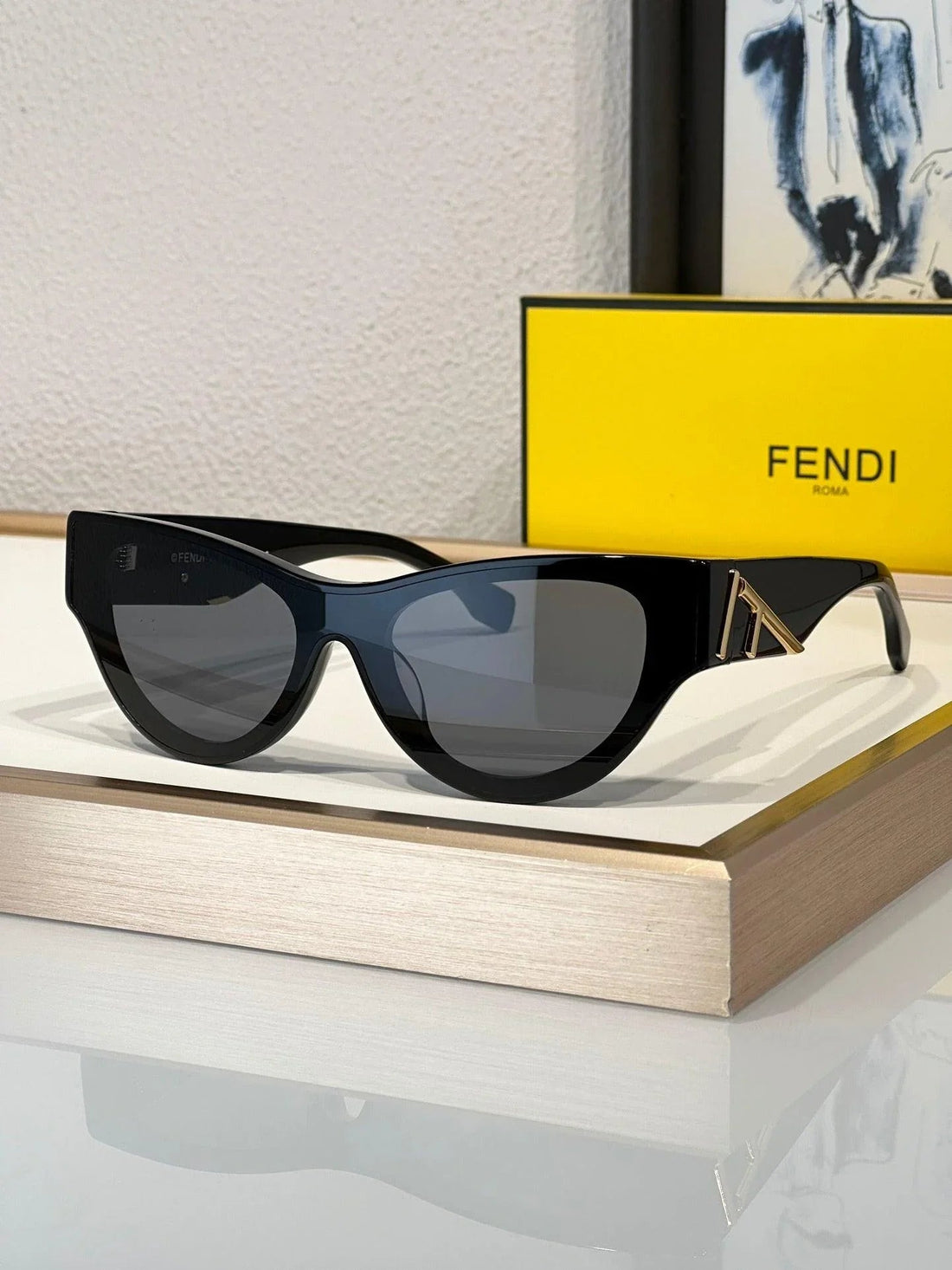 FENDI First FE40111I 01B Sunglasses Women&