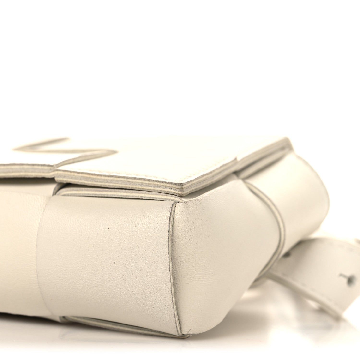 Nappa Maxi Intreccio The Belt Cassette Bag White