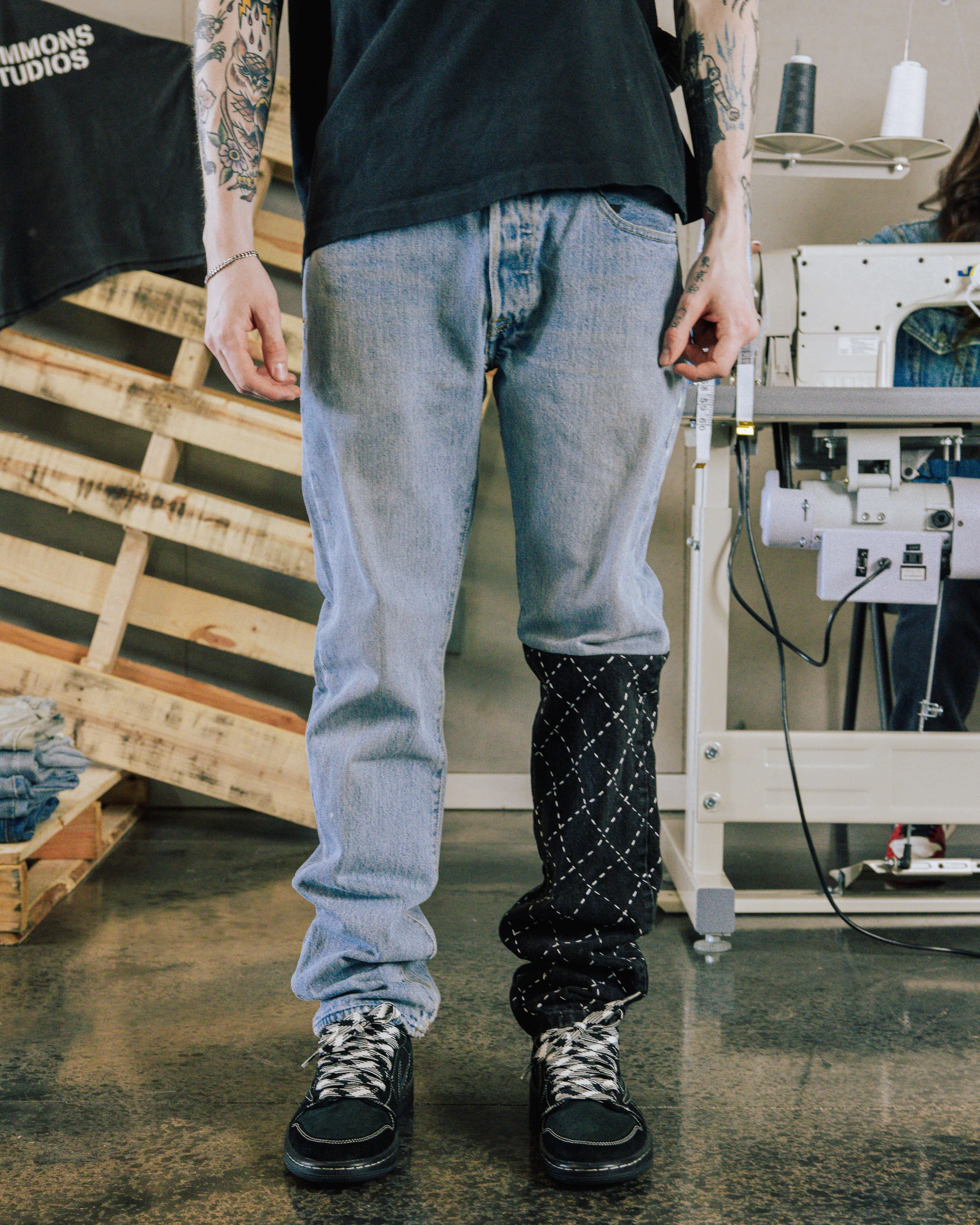 COMMONS REVERSE LEG HAND STITCHED DENIM BLUE (R44)