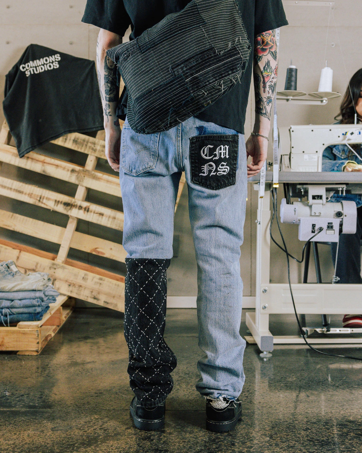 COMMONS REVERSE LEG HAND STITCHED DENIM BLUE (R44)