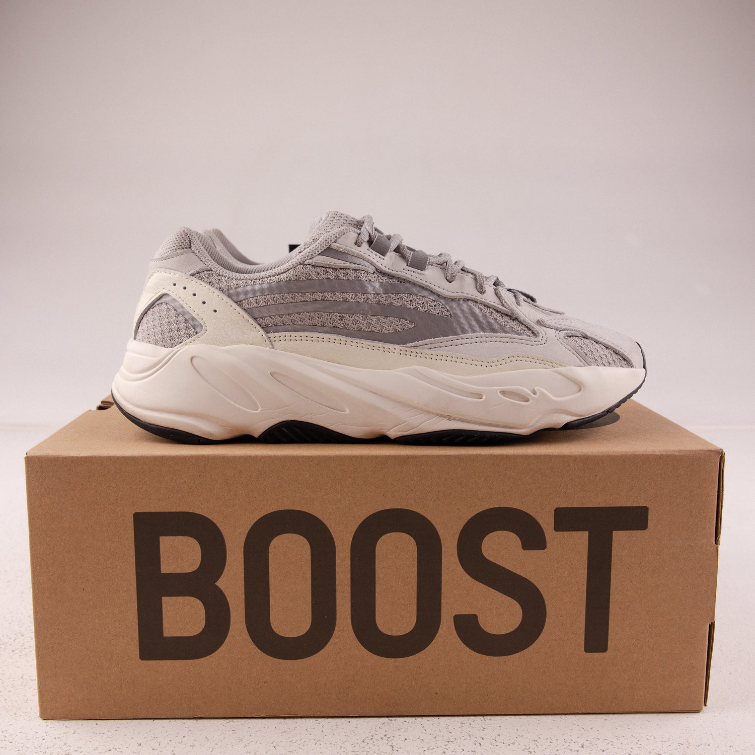 adidas Yeezy Boost 700 V2 Static - Used - 3751