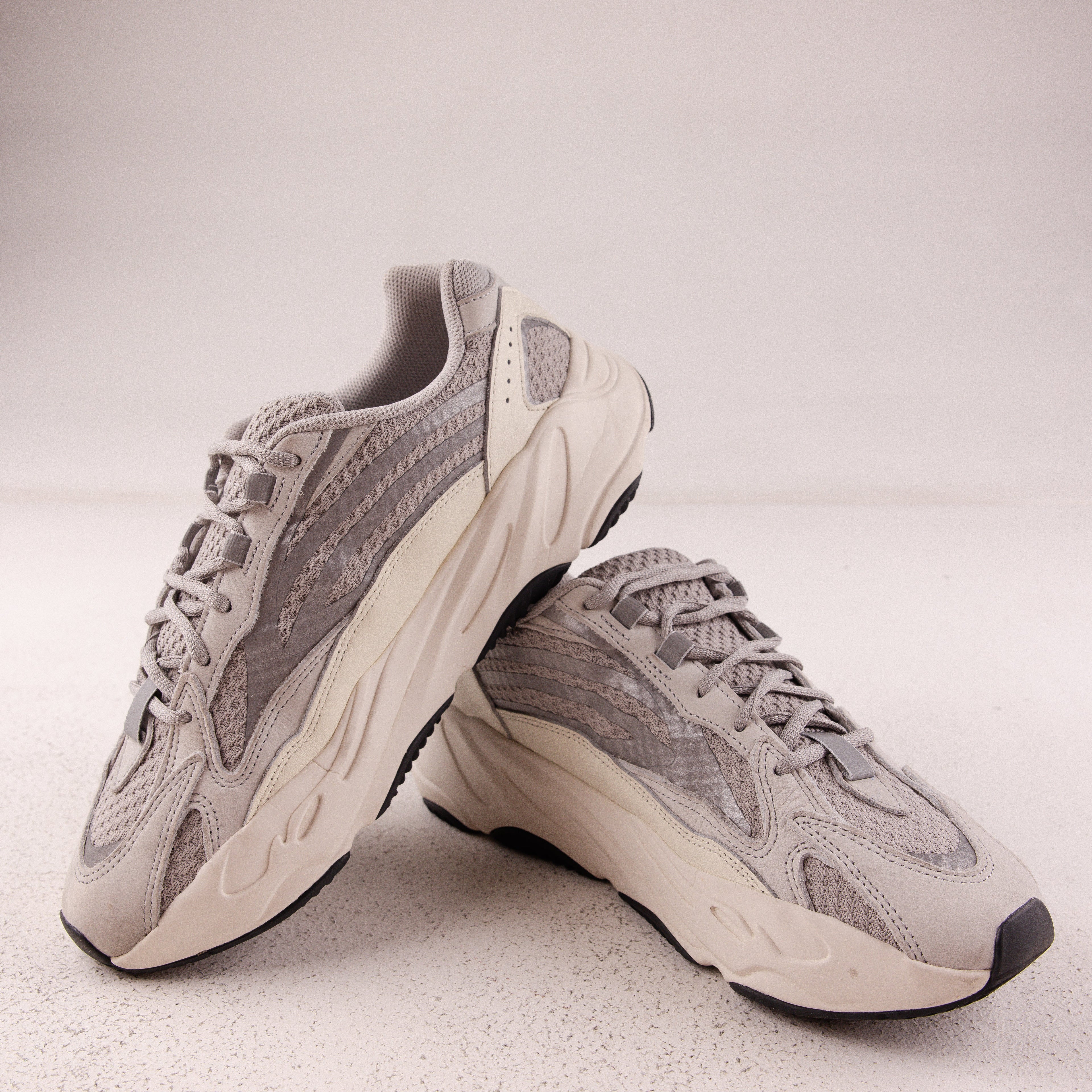 adidas Yeezy Boost 700 V2 Static - Used - 3751