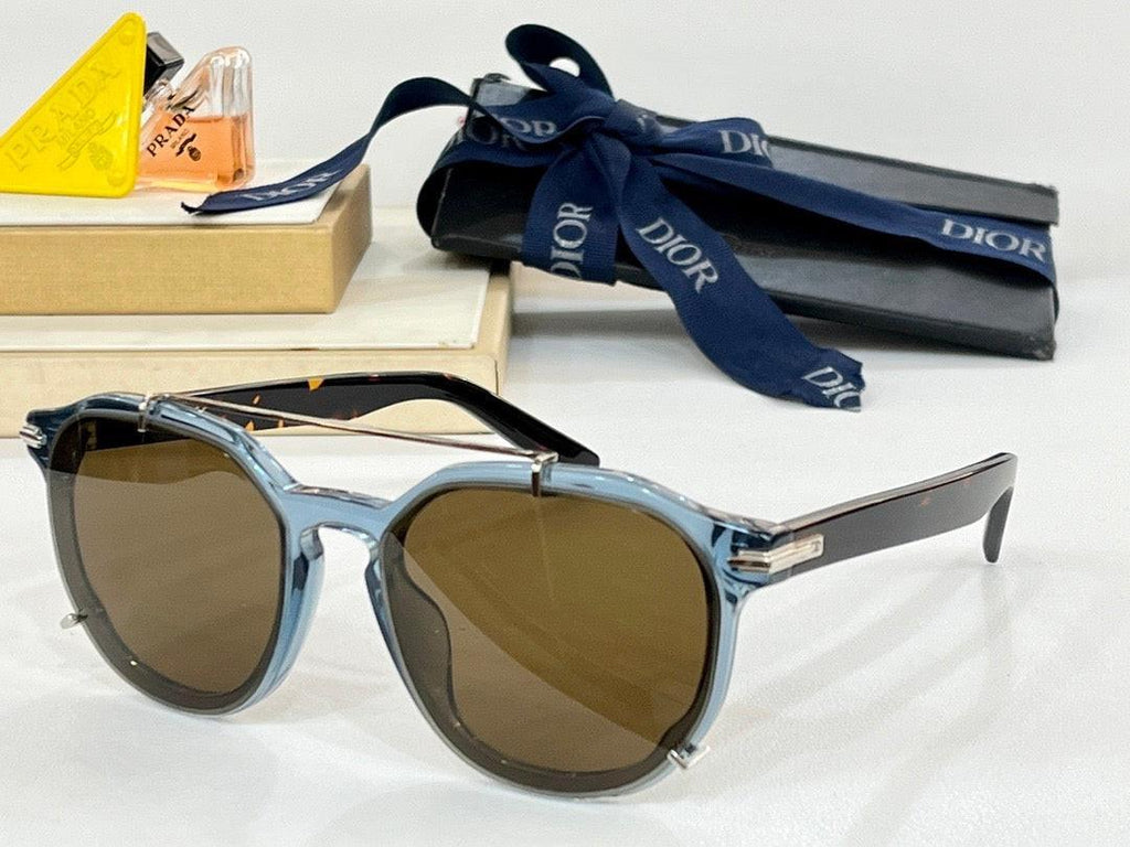 DIOR HOMME Dior BlackSuit RI DM 40010I Sunglasses ✨