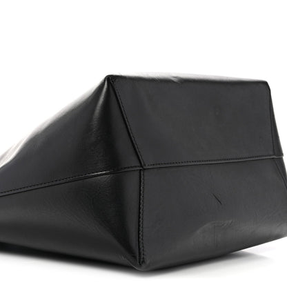 Vegetable Tanned Calfskin Bucket Bag Black Flamma
