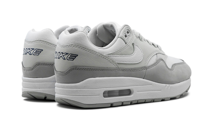 AIR MAX 1 &