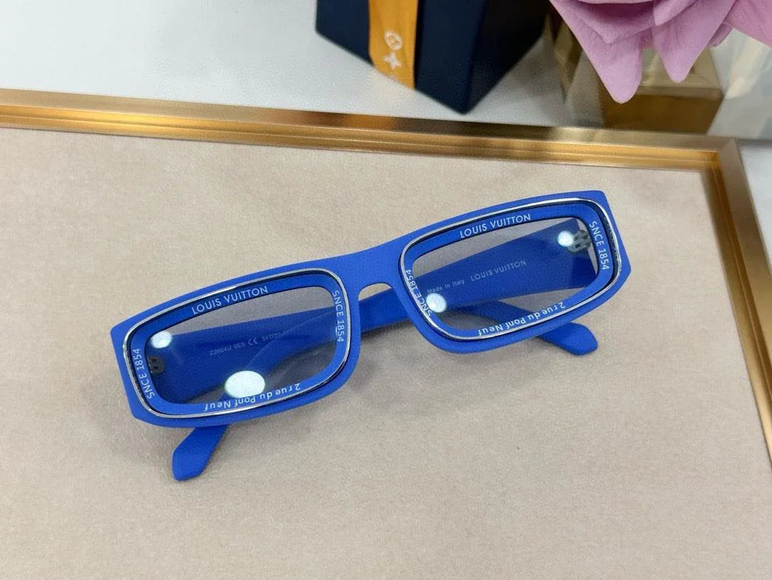 Louis Vuitton Z2388E Runway Super Vision Low Square Sunglasses ✨