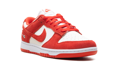 Dunk Low WMNS "Sail White Metallic Silver Light Crimson" IO4244 103