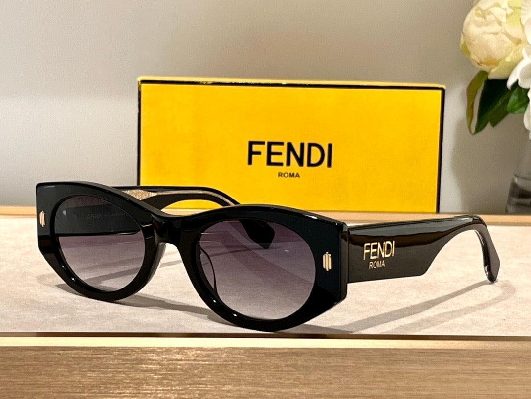 FENDI Roma FE40125 Sunglasses shape Women&