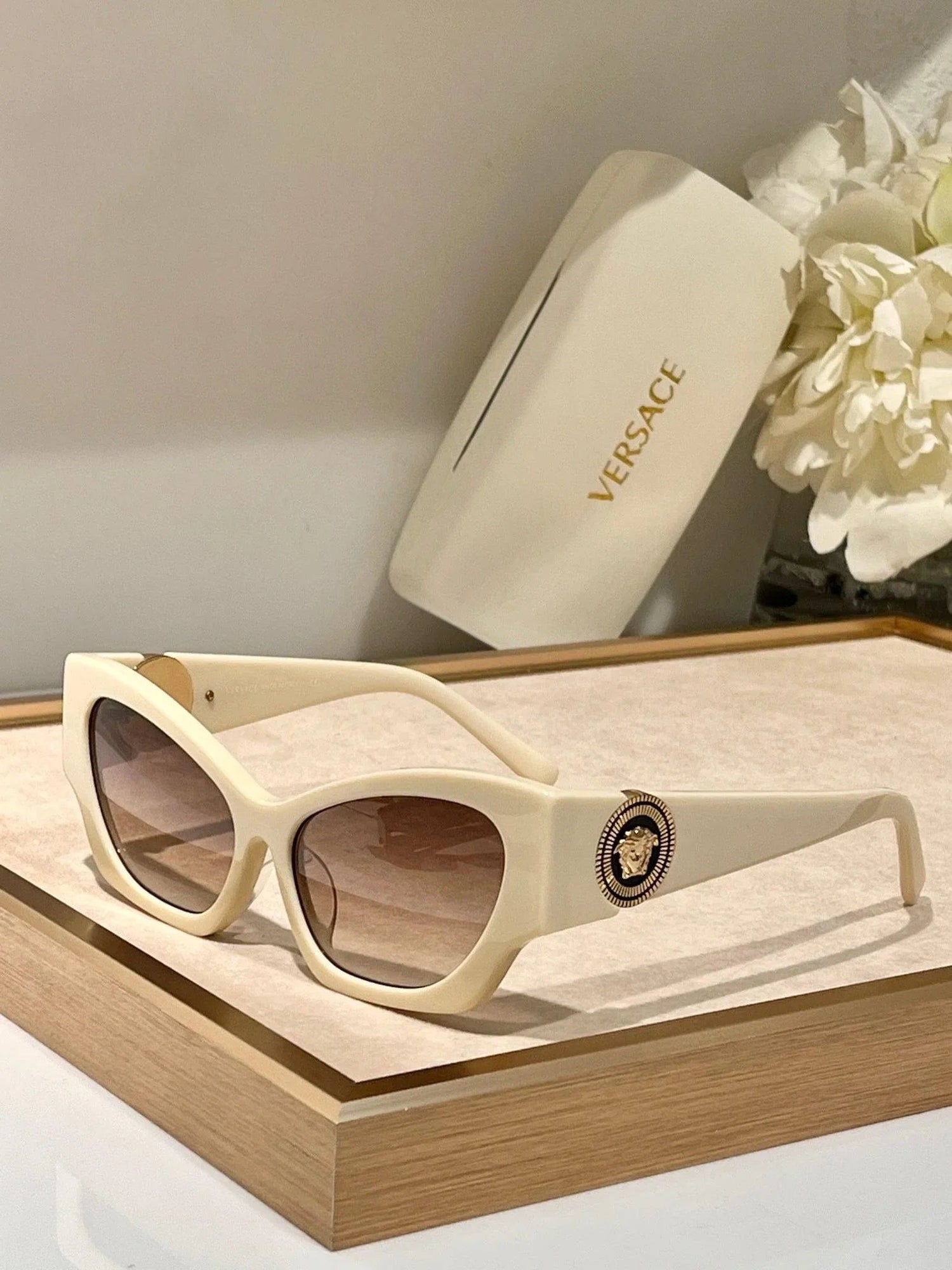 VERSACE MEDUSA RUNWAY SQUARED 9608 Sunglasses Women&