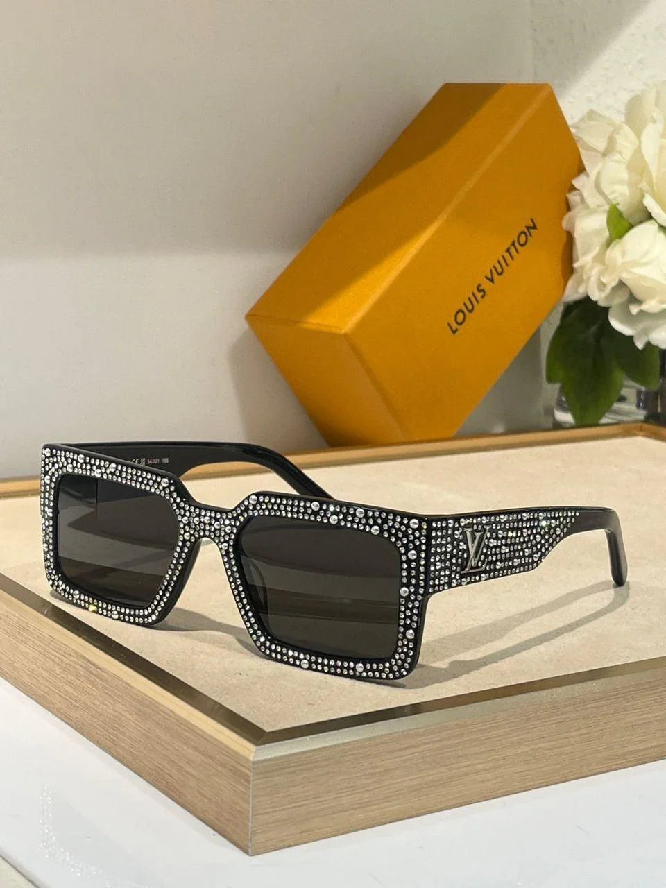 Louis Vuitton Z2396E Runway LV Clash Pearls &amp; Strass Sunglasses✨