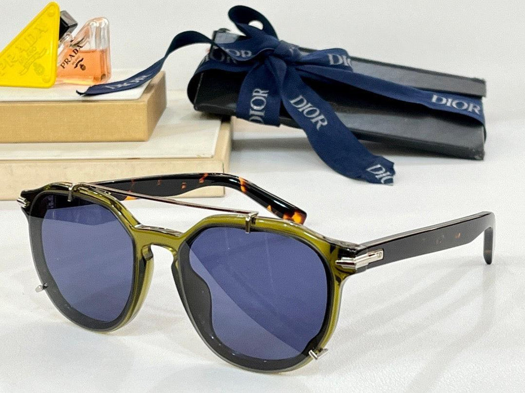 DIOR HOMME Dior BlackSuit RI DM 40010I Sunglasses ✨